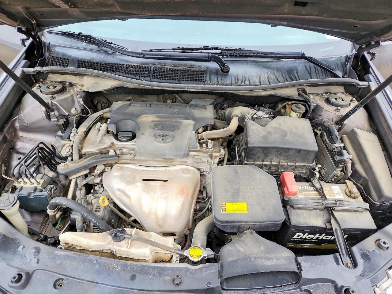 2014 TOYOTA CAMRY L photo 11