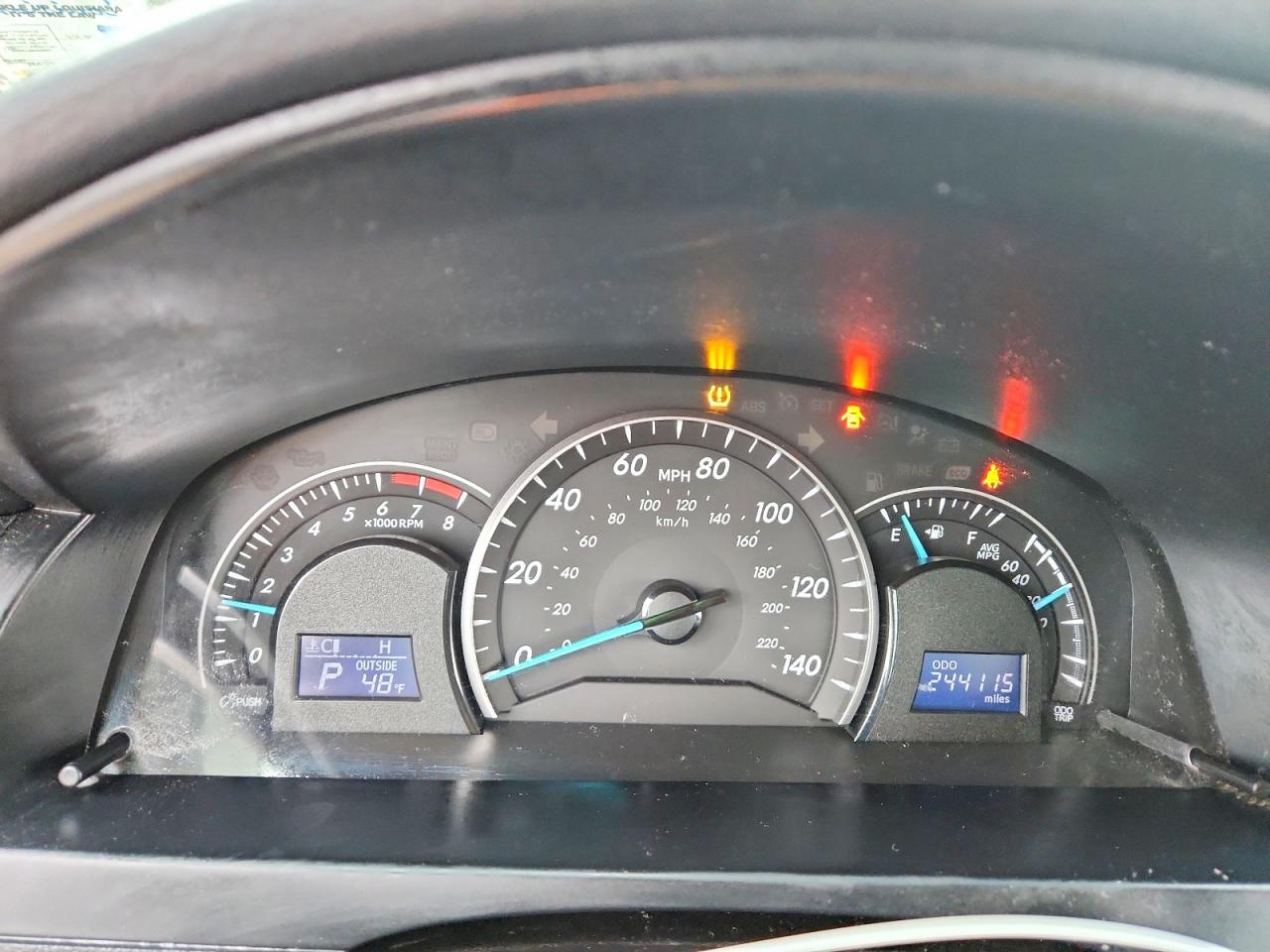 2014 TOYOTA CAMRY L photo 9