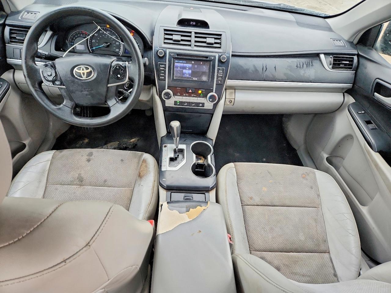 2014 TOYOTA CAMRY L photo 8