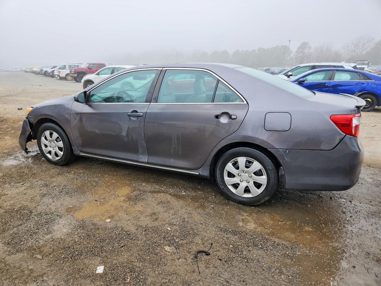 2014 TOYOTA CAMRY L photo 2
