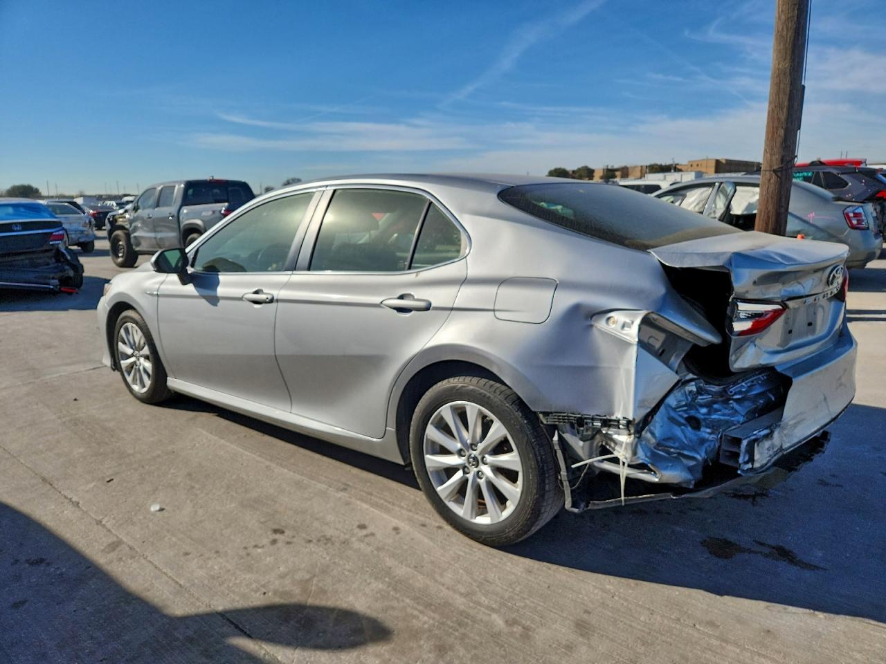 2018 TOYOTA CAMRY L photo 2