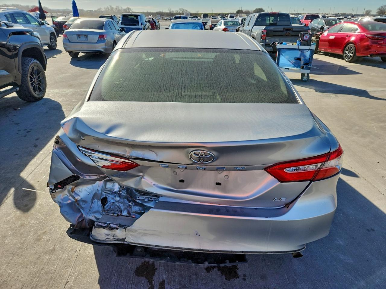 2018 TOYOTA CAMRY L photo 6
