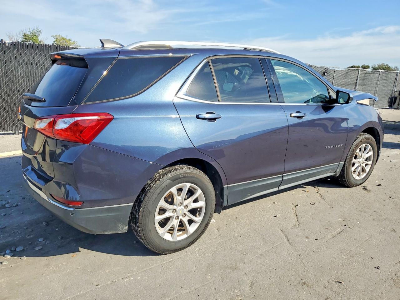2019 CHEVROLET EQUINOX LT photo 5