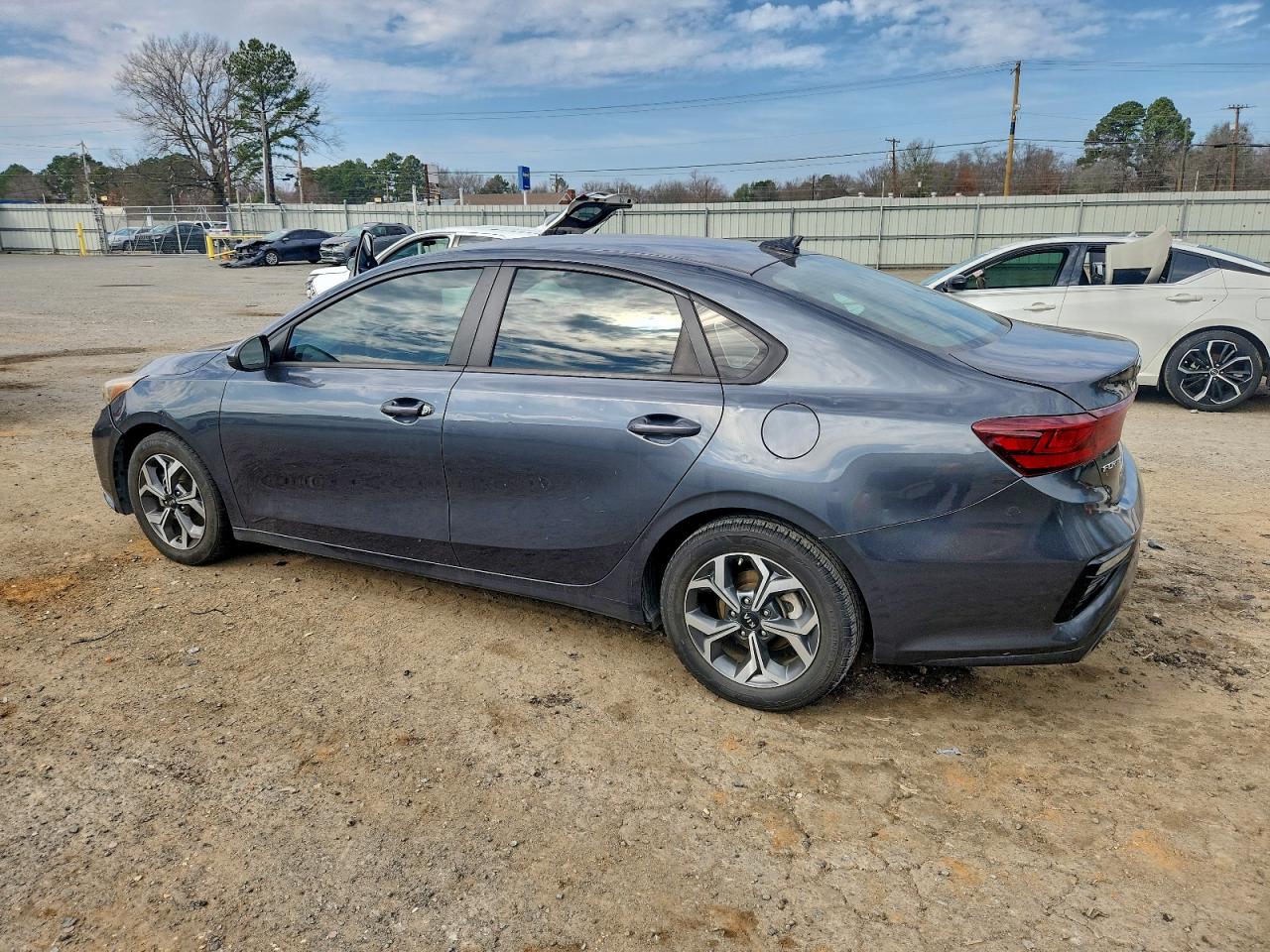 2021 KIA FORTE FE photo 3
