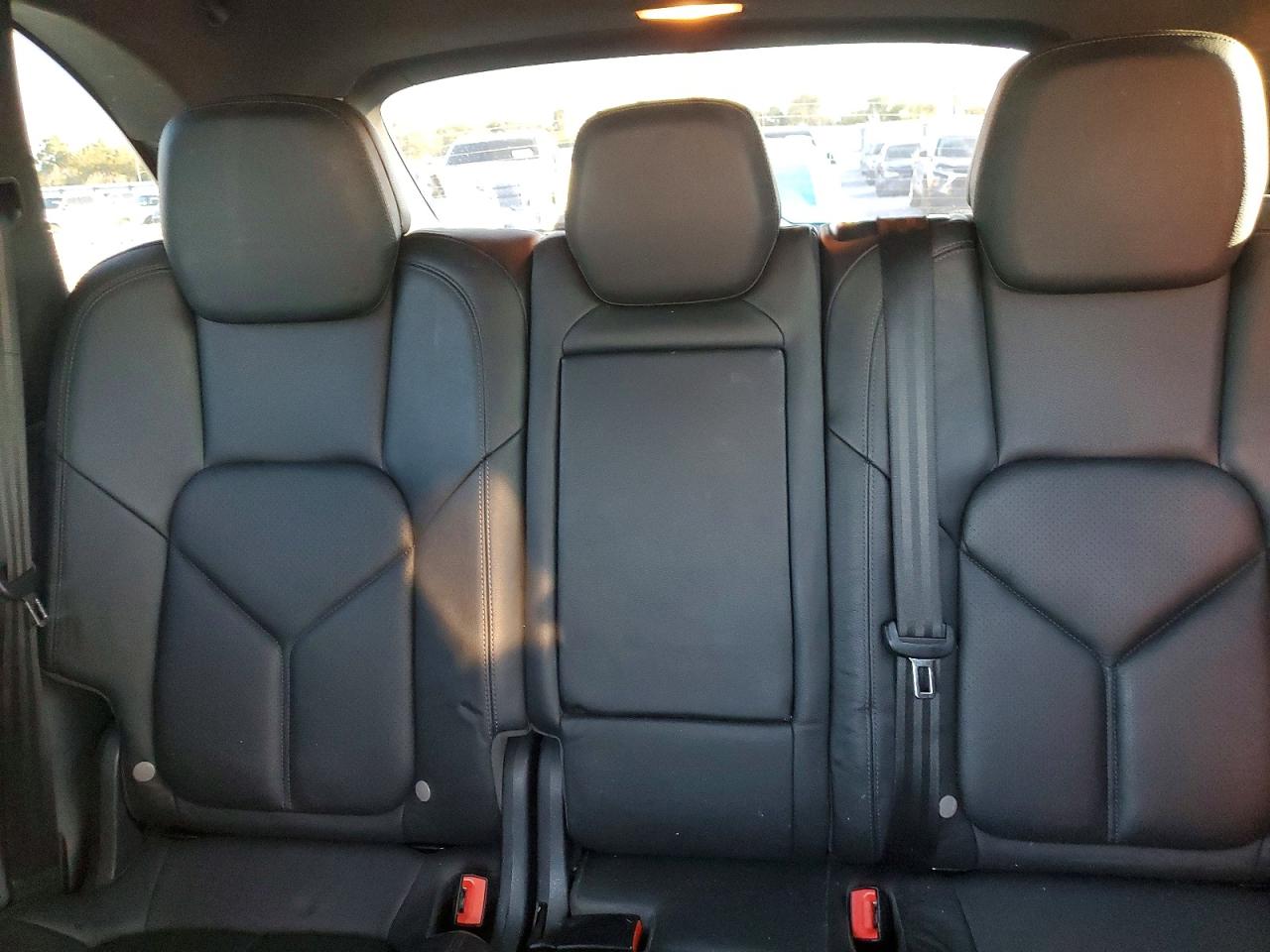 2013 PORSCHE CAYENNE photo 10