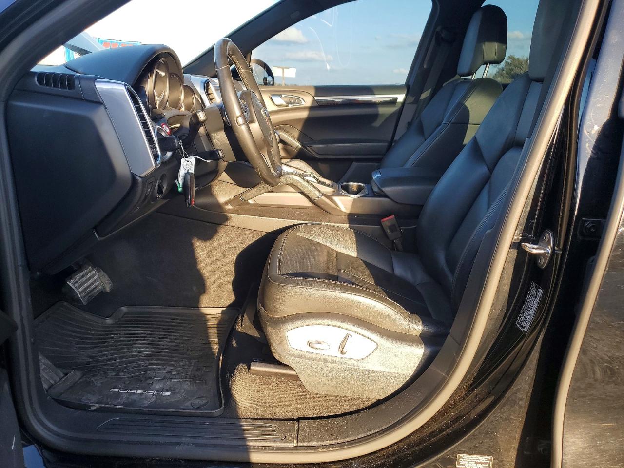 2013 PORSCHE CAYENNE photo 7