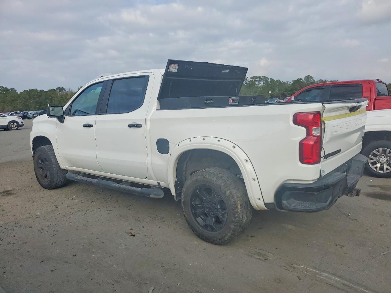 2019 CHEVROLET SILVERADO K1500 LT TRAIL BOSS photo 2