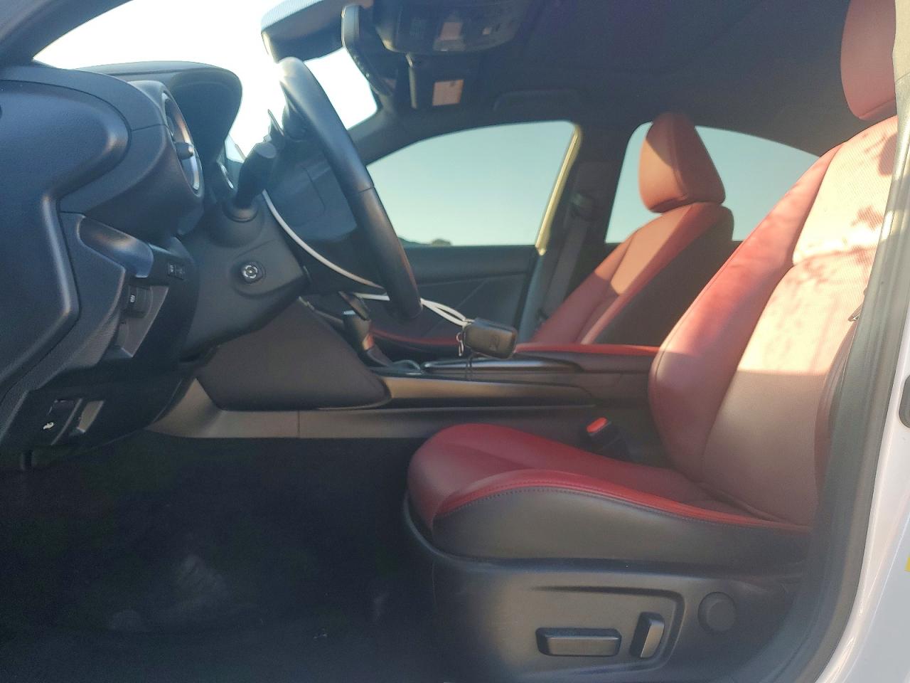 2022 LEXUS IS 300 photo 7