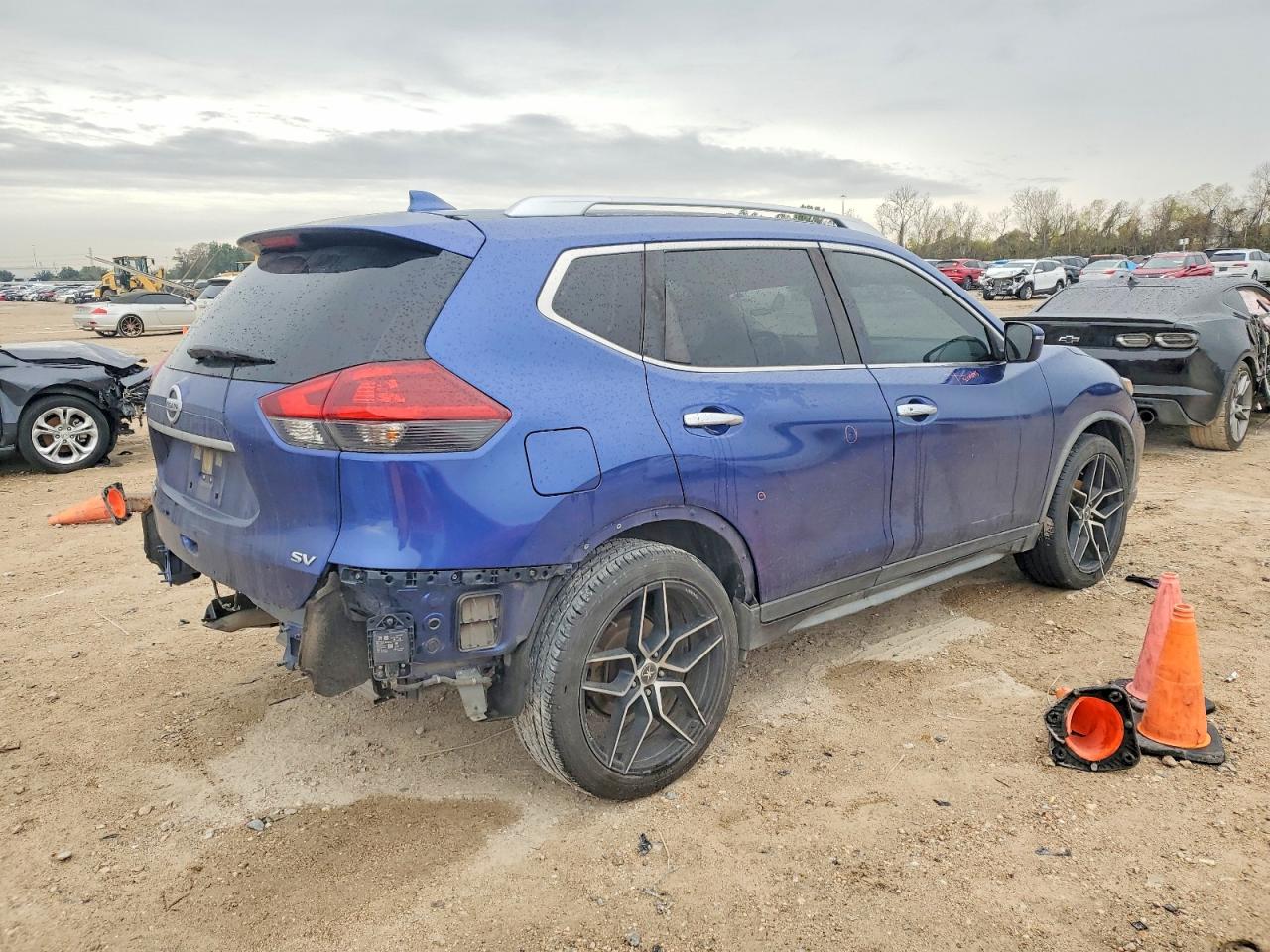 2019 NISSAN ROGUE S photo 3