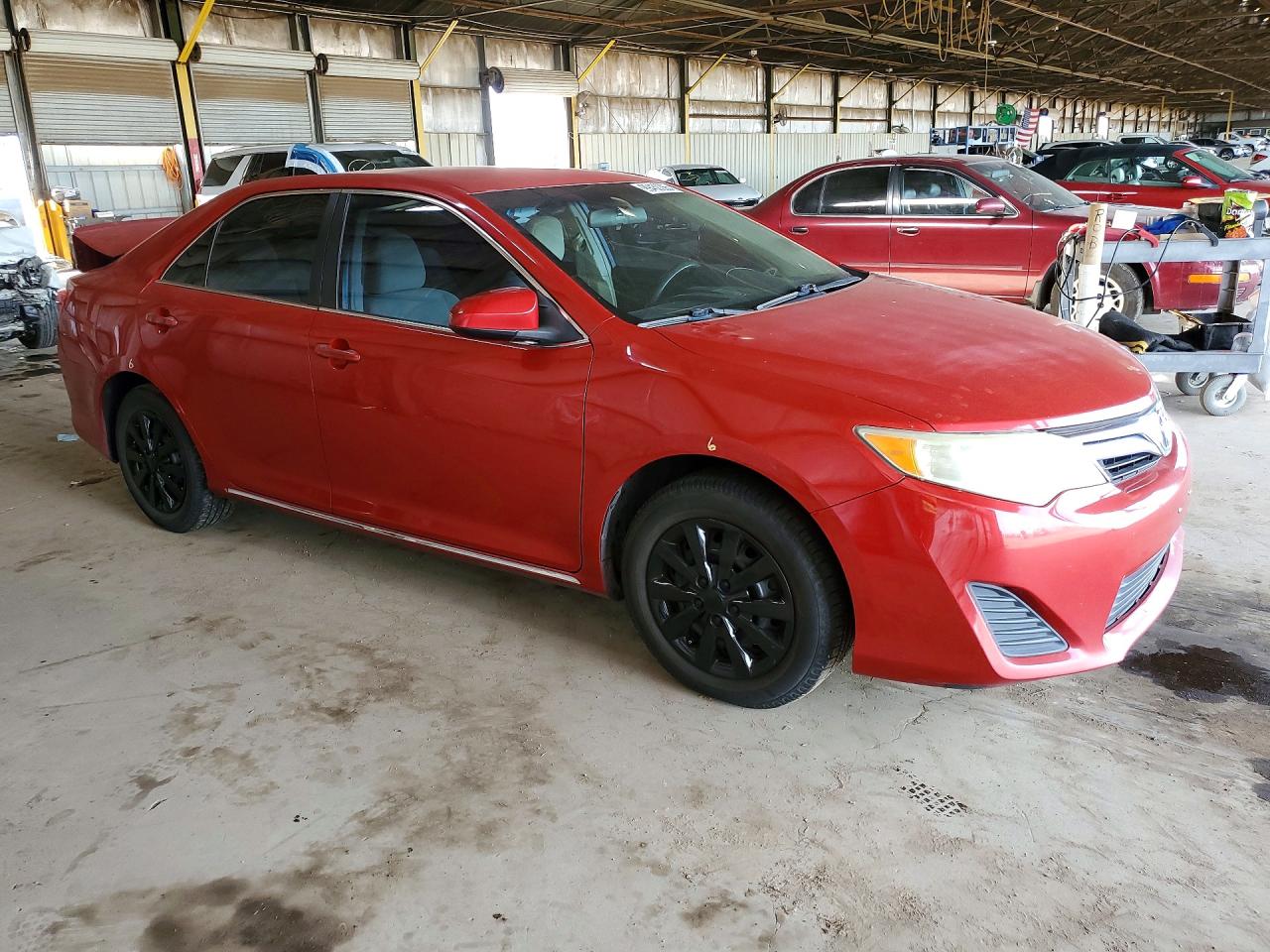 2014 TOYOTA CAMRY LE photo 4