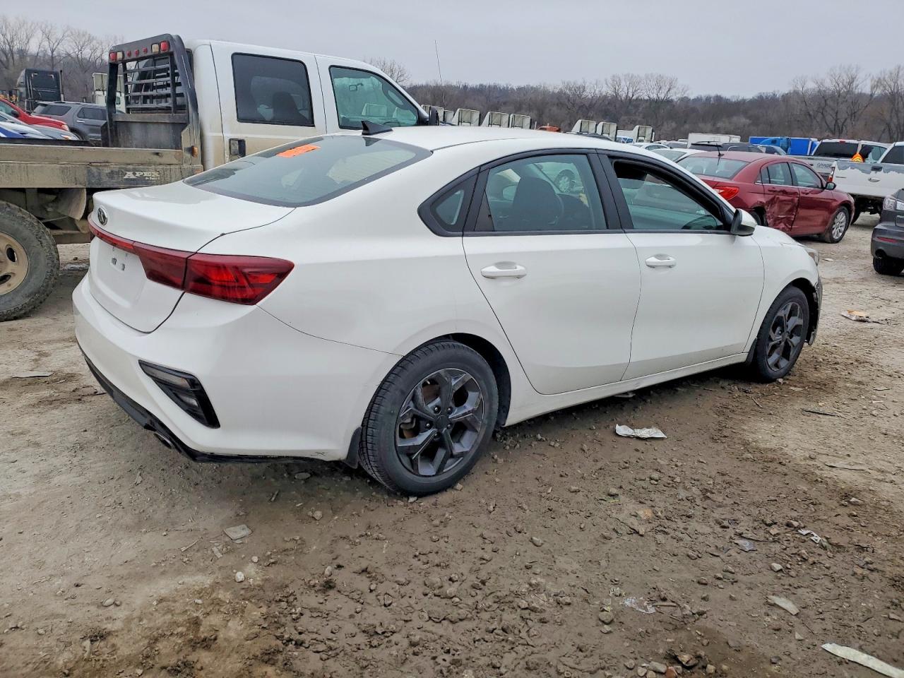 2020 KIA FORTE FE photo 3