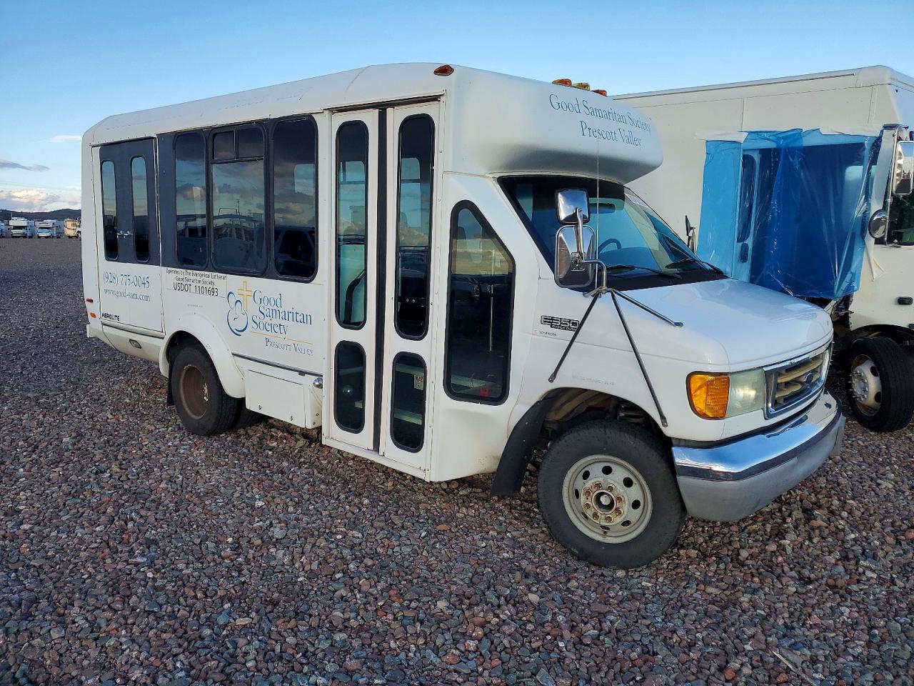 2003 FORD ECONOLINE E350 SUPER DUTY CUTAWAY VAN photo 4