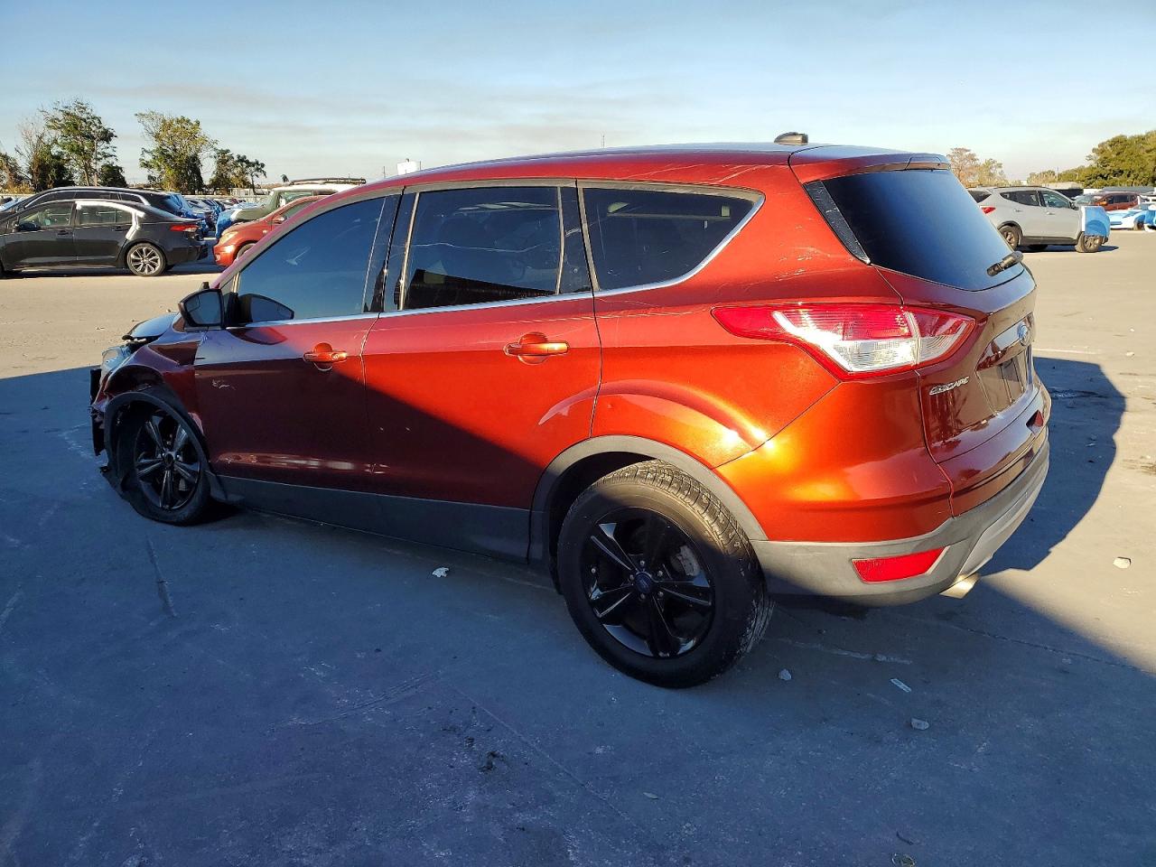 2015 FORD ESCAPE SE photo 2