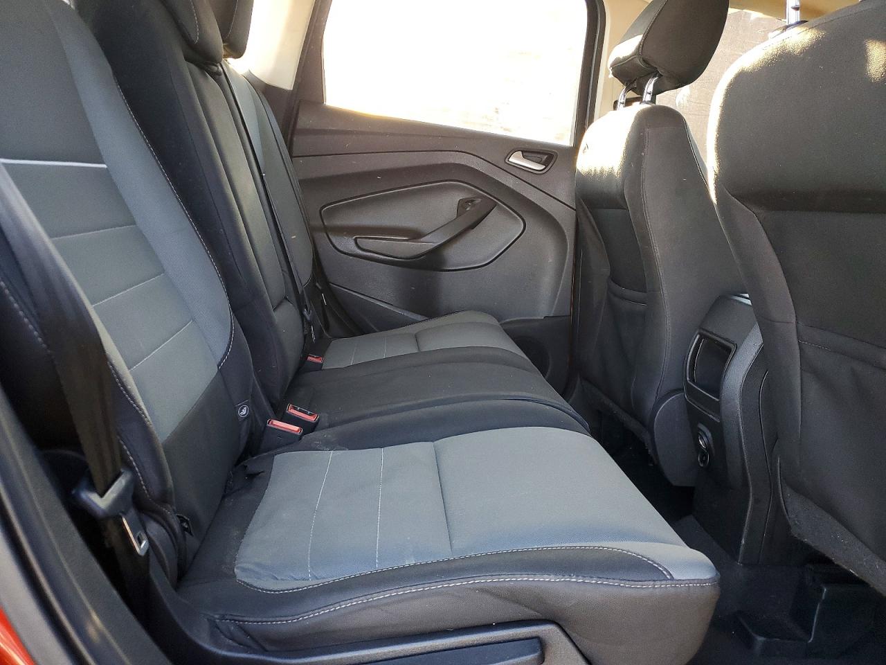 2015 FORD ESCAPE SE photo 11