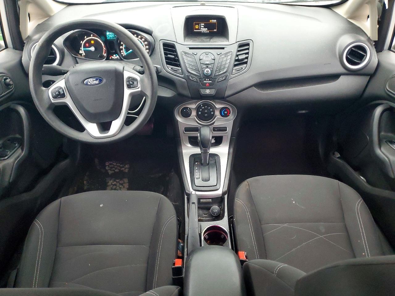 2018 FORD FIESTA SE photo 8