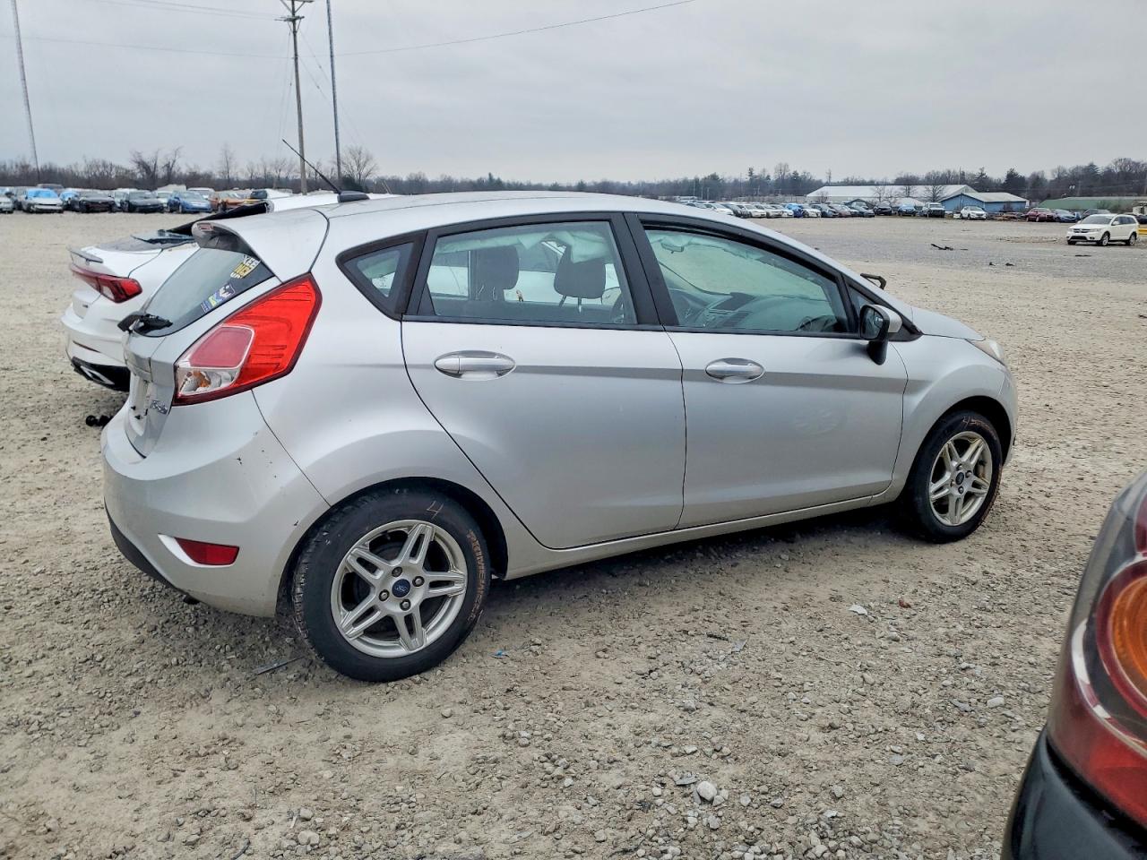 2018 FORD FIESTA SE photo 3