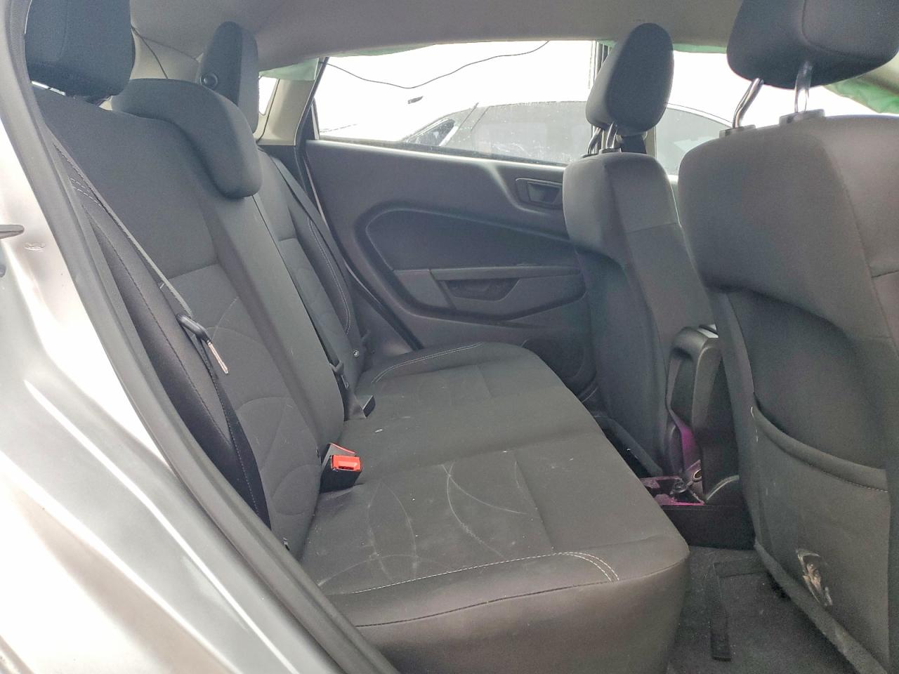 2018 FORD FIESTA SE photo 11