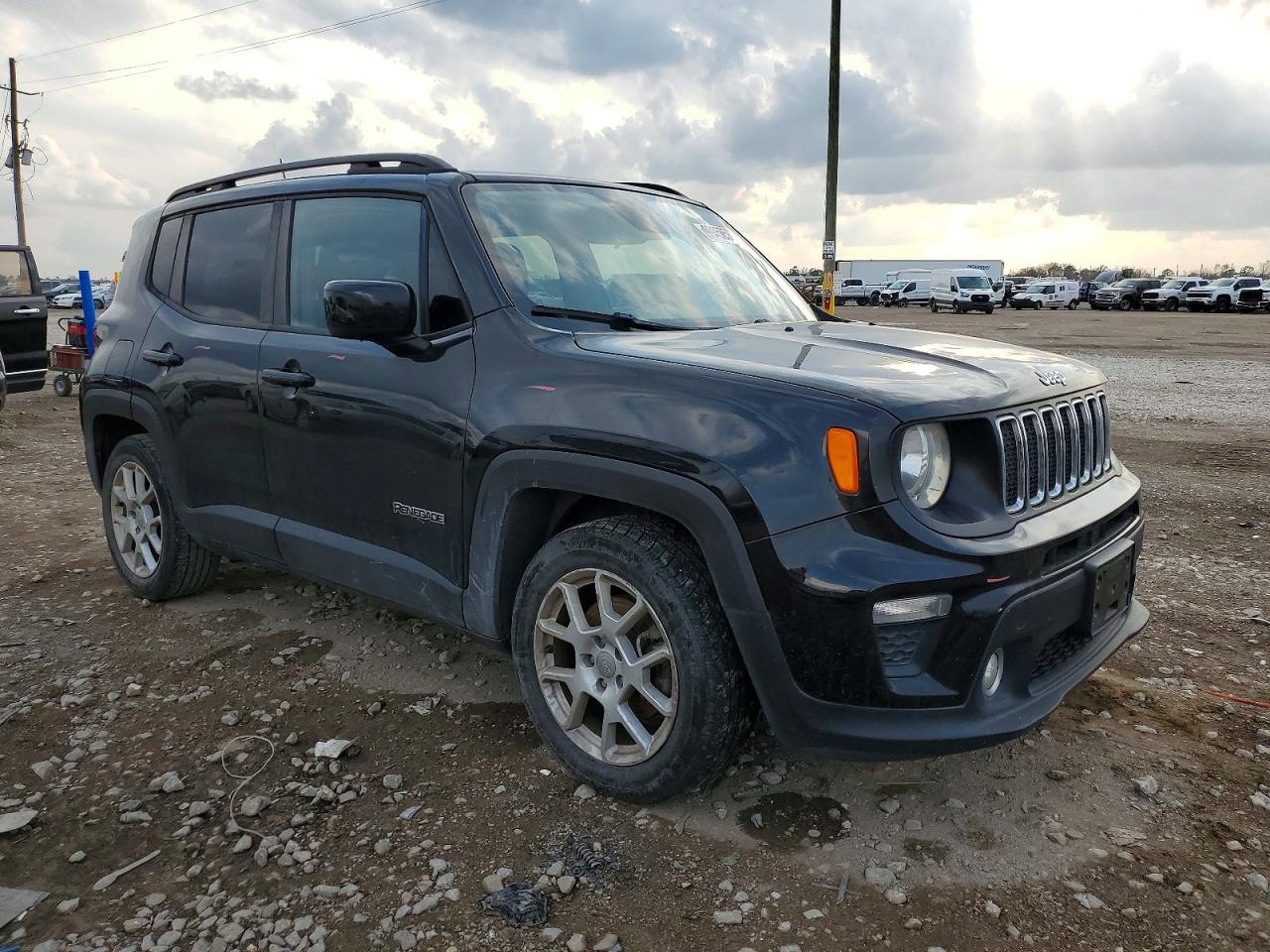 2019 JEEP RENEGADE photo 4