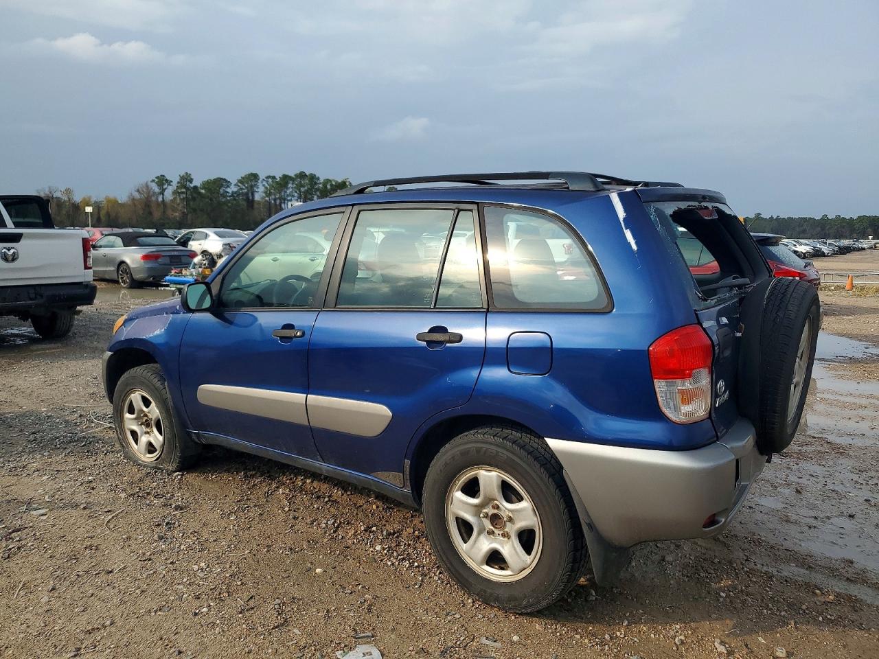 2003 TOYOTA RAV4 photo 2