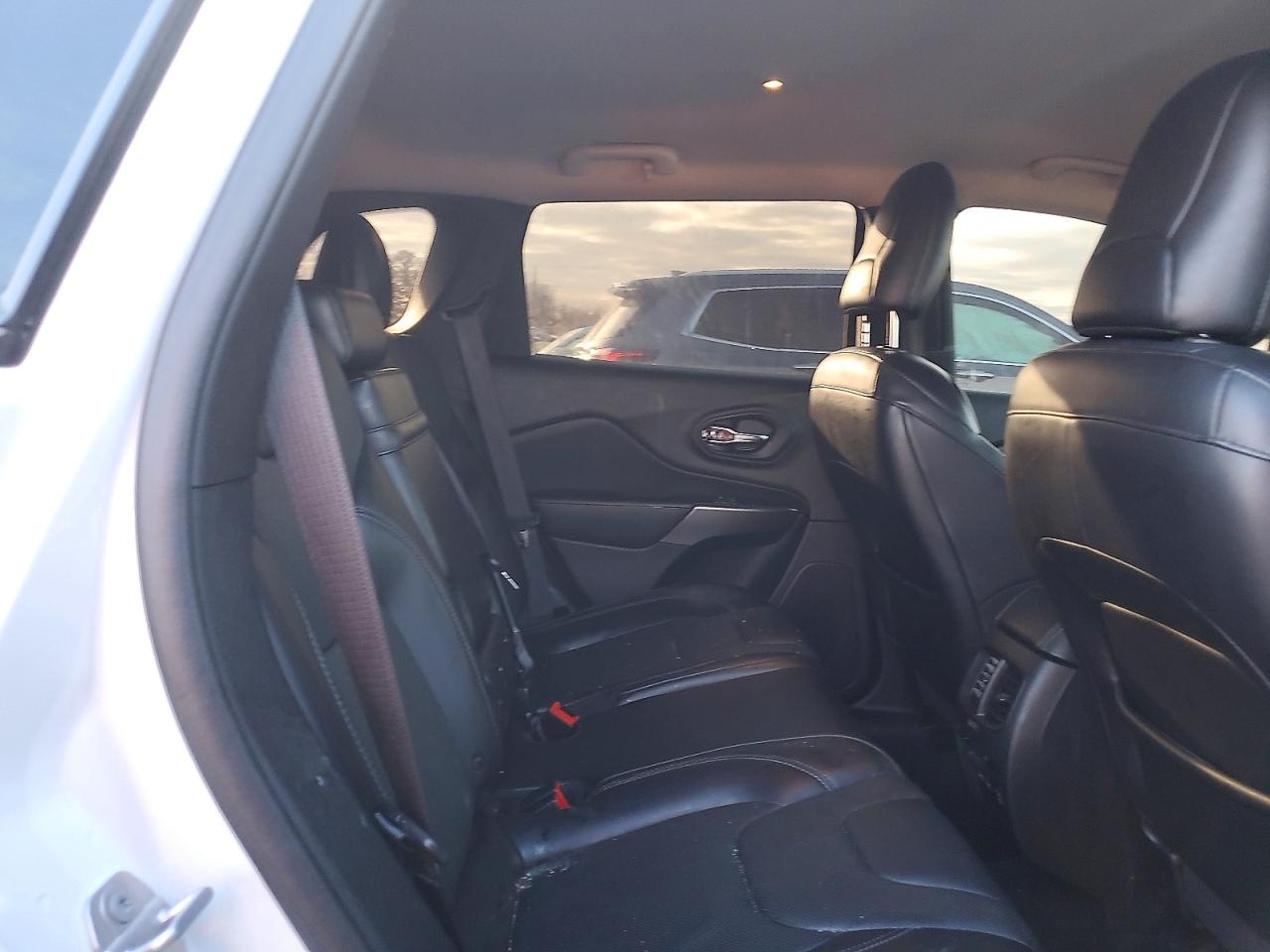 2019 JEEP CHEROKEE LIMITED photo 10