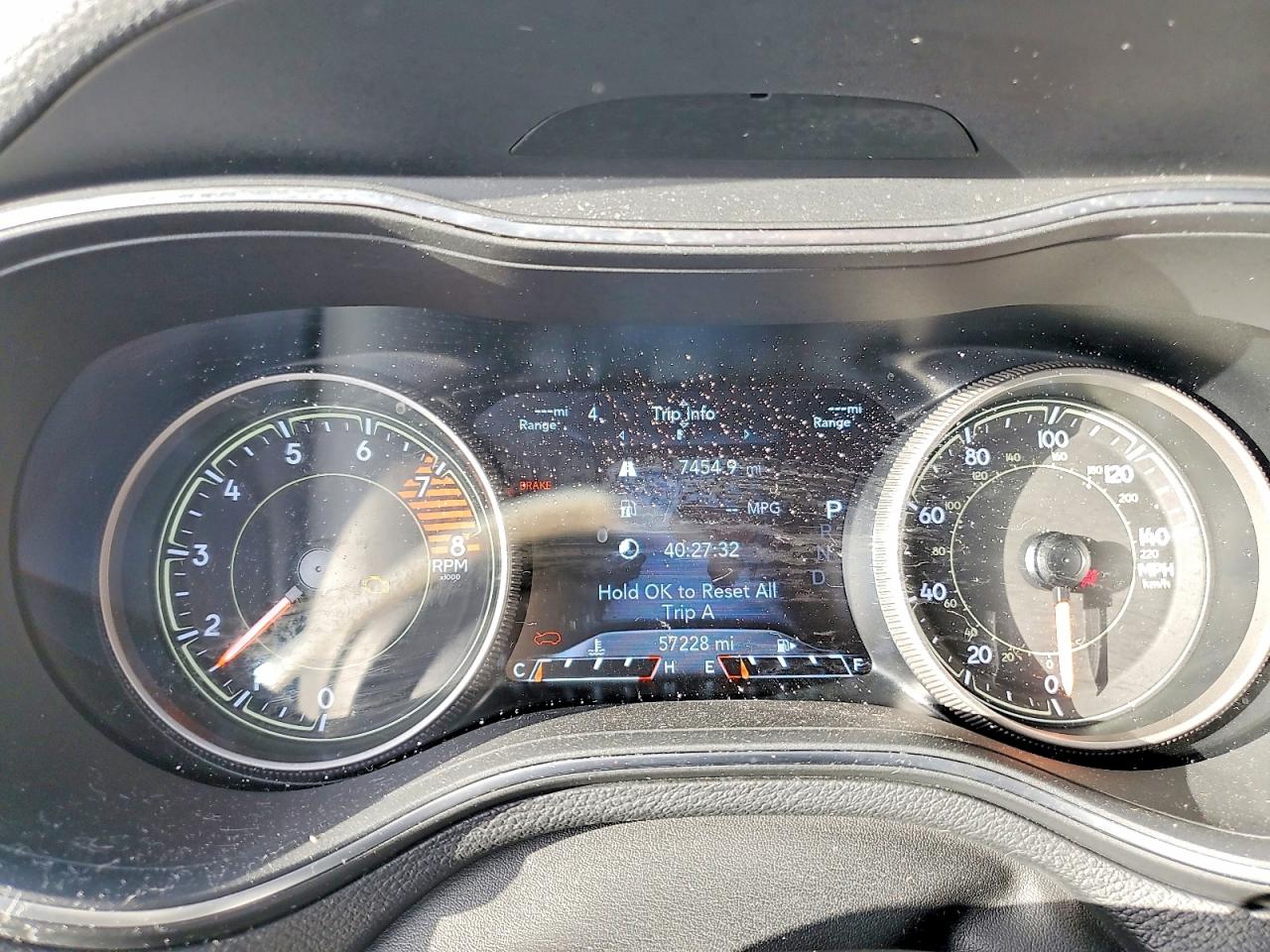 2019 JEEP CHEROKEE LIMITED photo 9