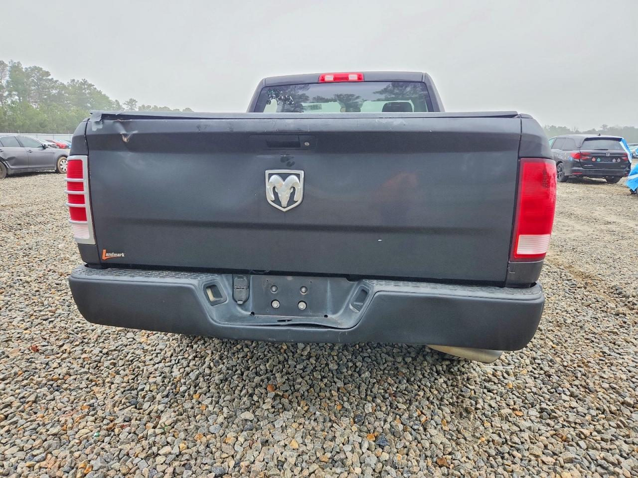 2016 RAM 1500 ST photo 6