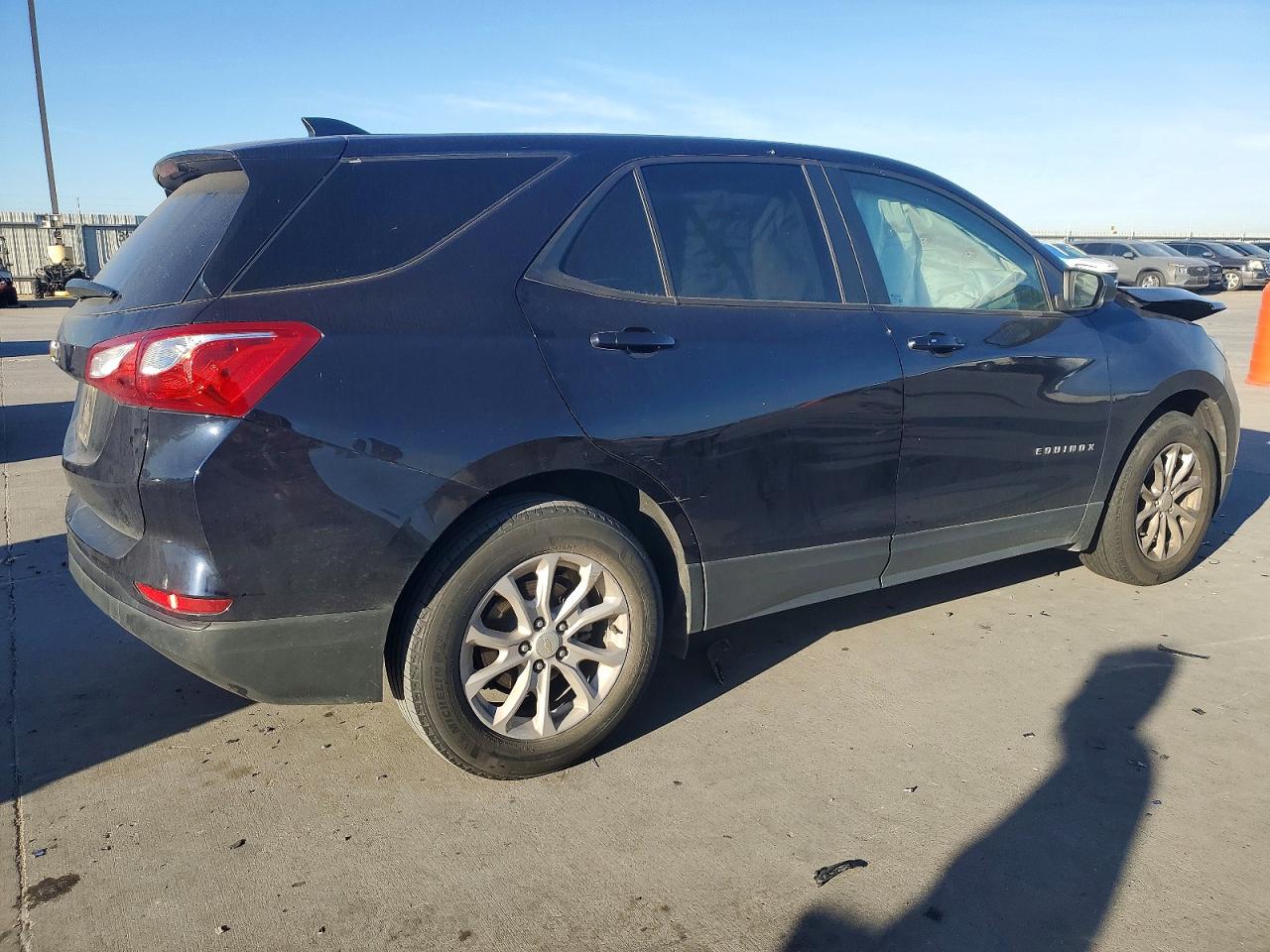2020 CHEVROLET EQUINOX LS photo 3