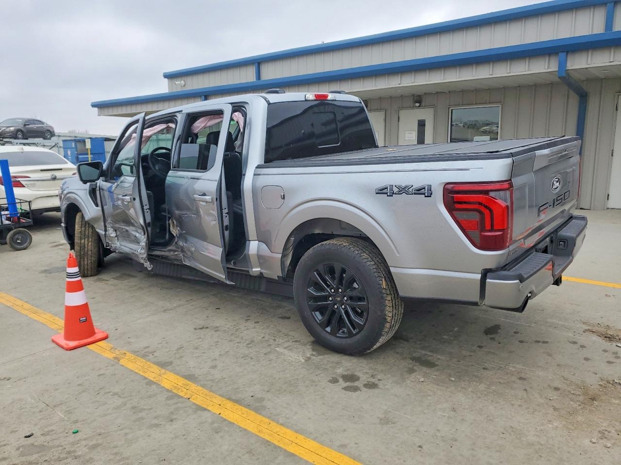 2025 FORD F150 LARIAT photo 3