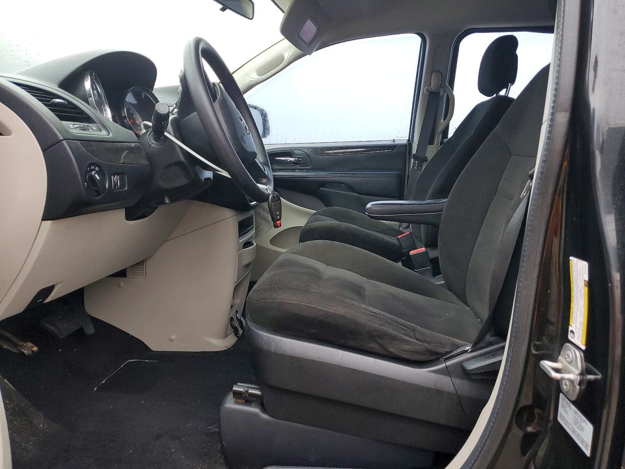 2015 DODGE GRAND CARAVAN SE photo 7