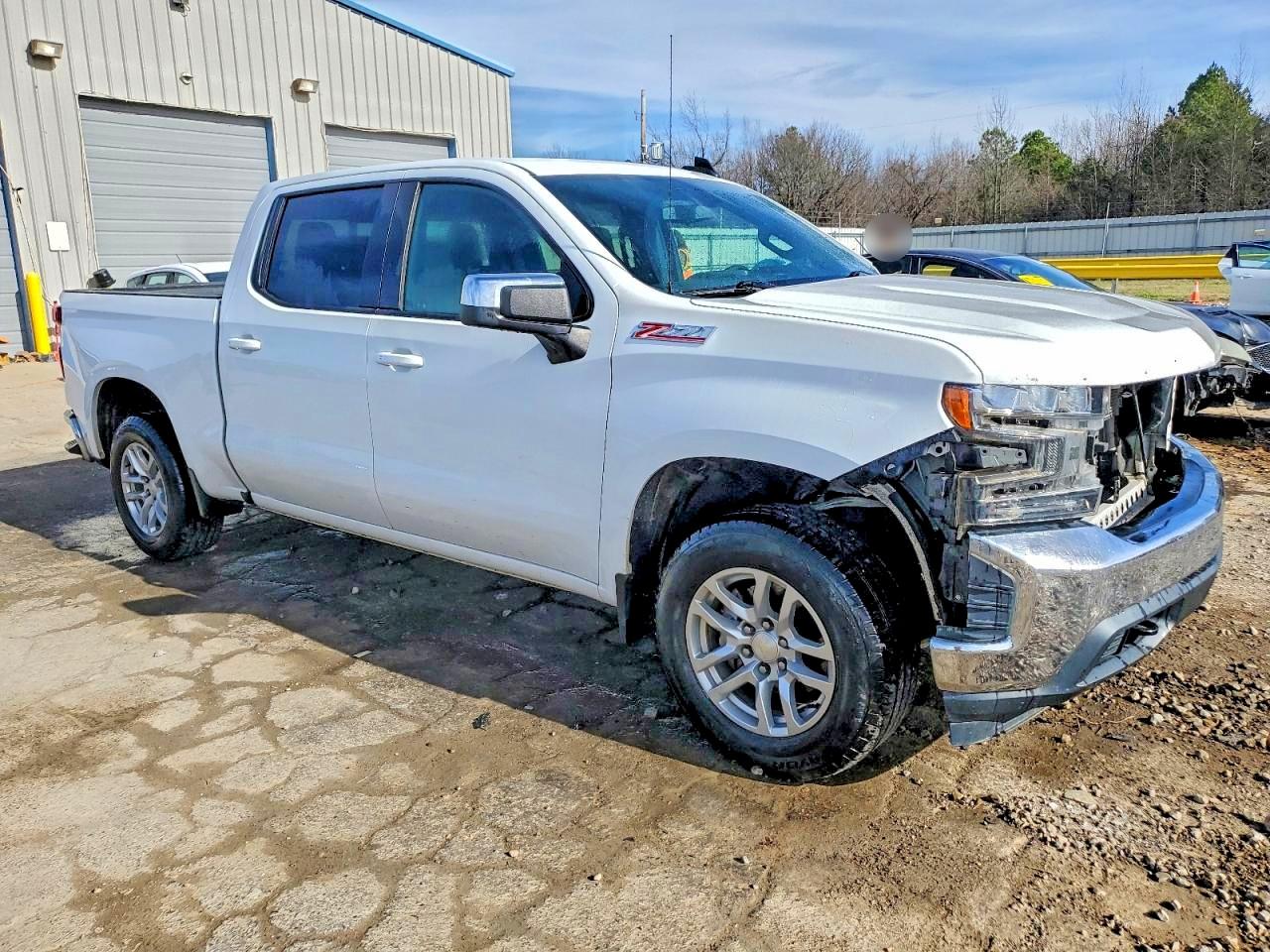 2019 CHEVROLET SILVERADO K1500 LT photo 4