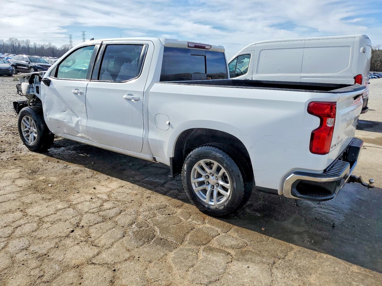 2019 CHEVROLET SILVERADO K1500 LT photo 2