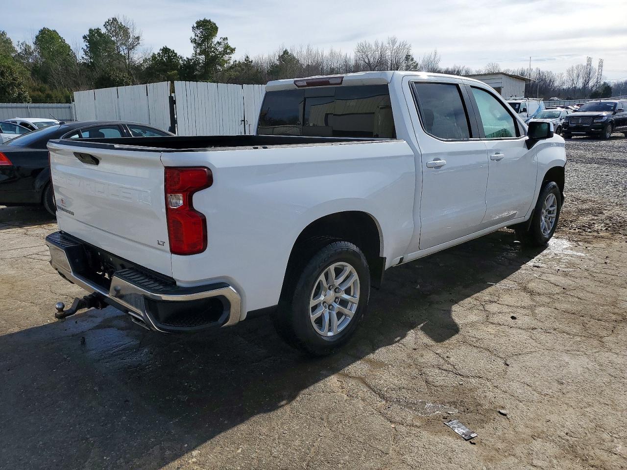 2019 CHEVROLET SILVERADO K1500 LT photo 3