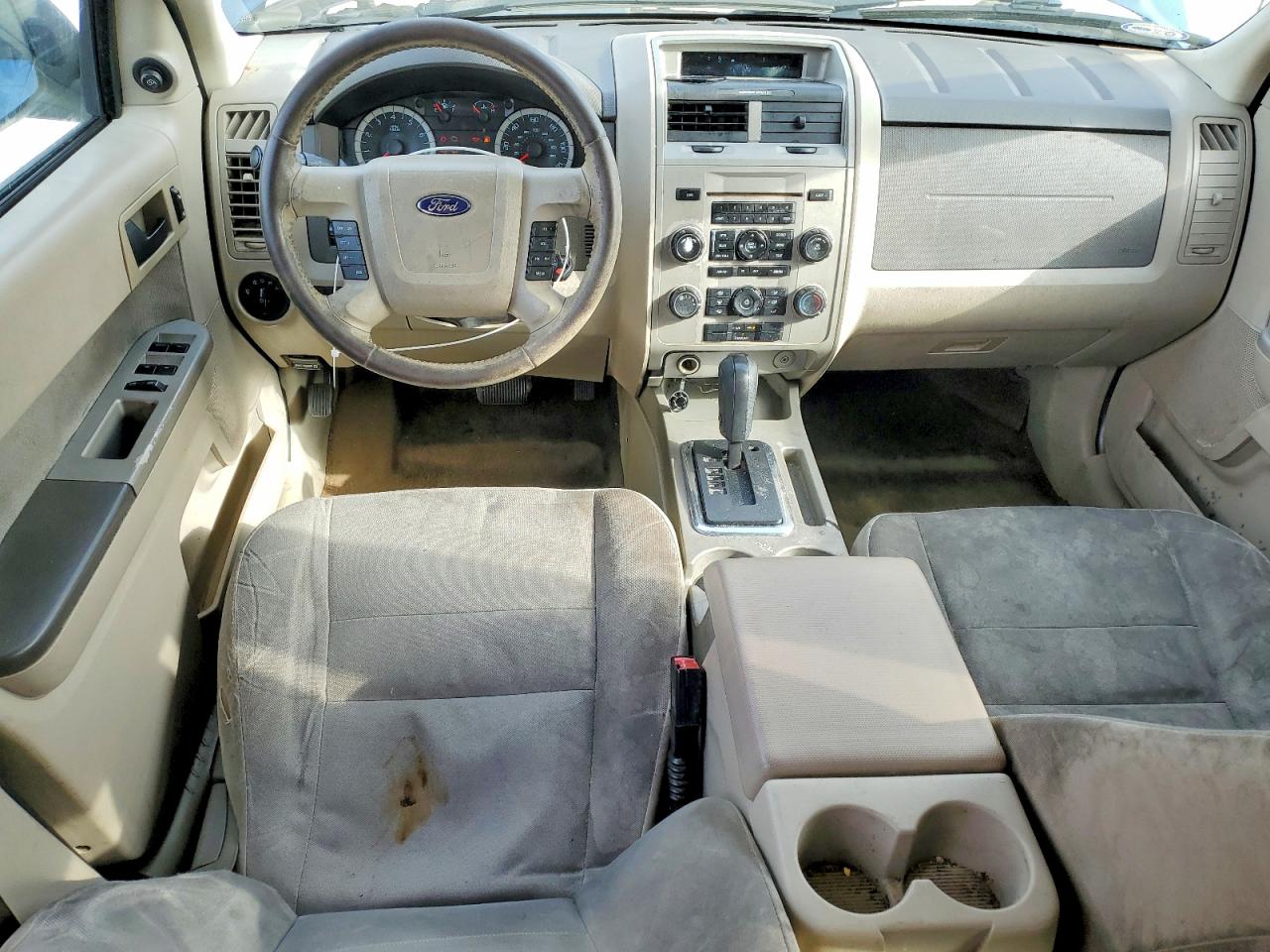 2010 FORD ESCAPE XLT photo 8