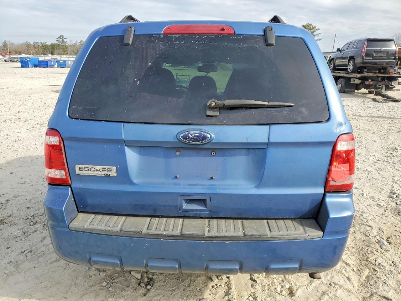 2010 FORD ESCAPE XLT photo 6