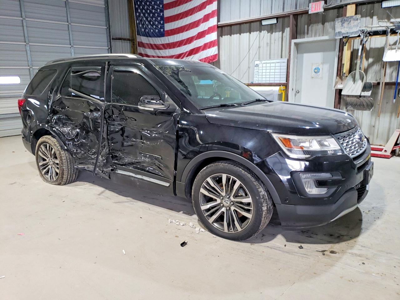 2017 FORD EXPLORER PLATINUM photo 4