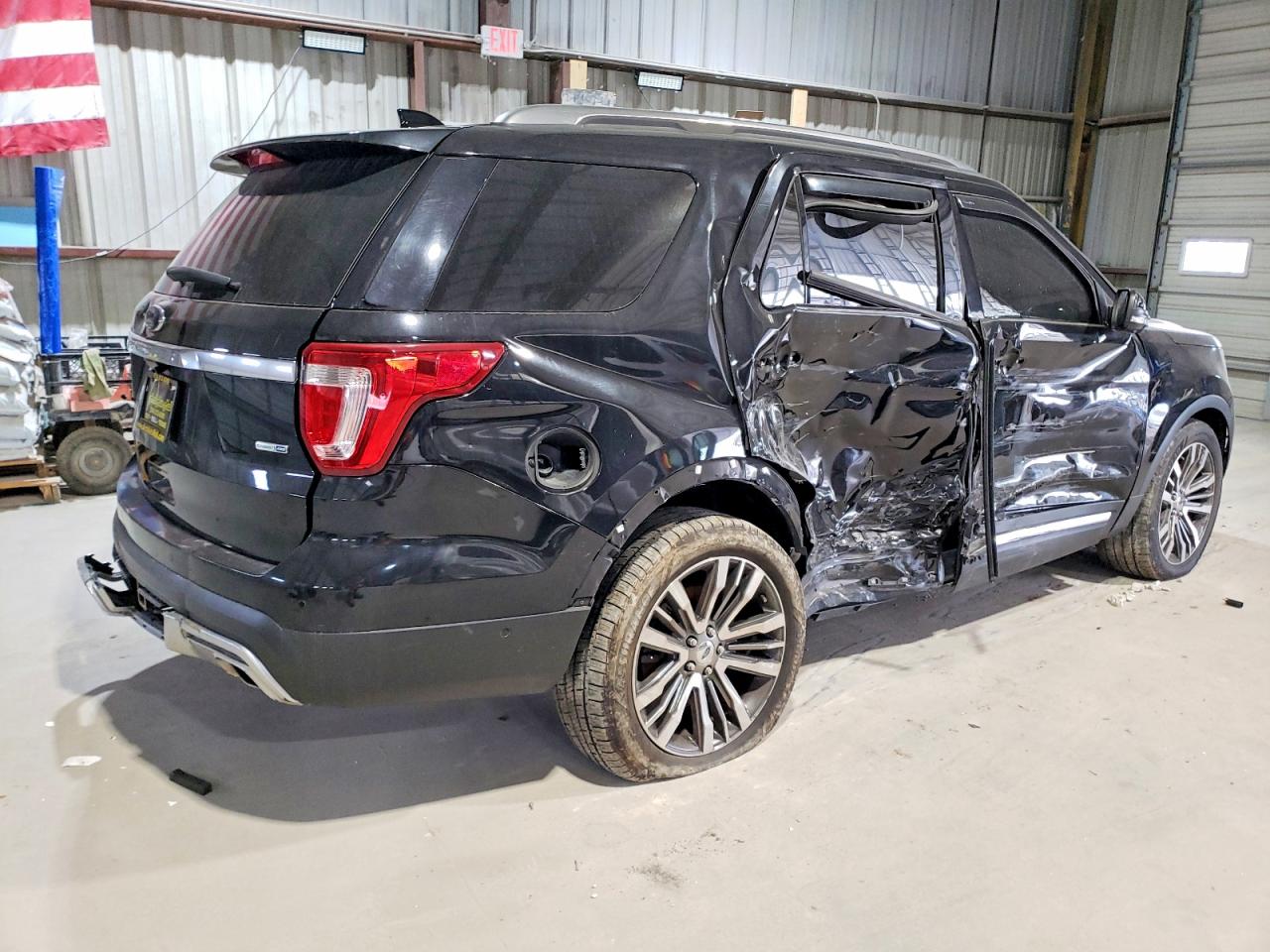 2017 FORD EXPLORER PLATINUM photo 3