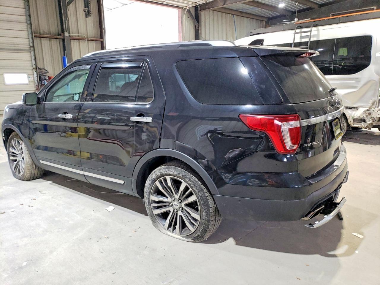 2017 FORD EXPLORER PLATINUM photo 2