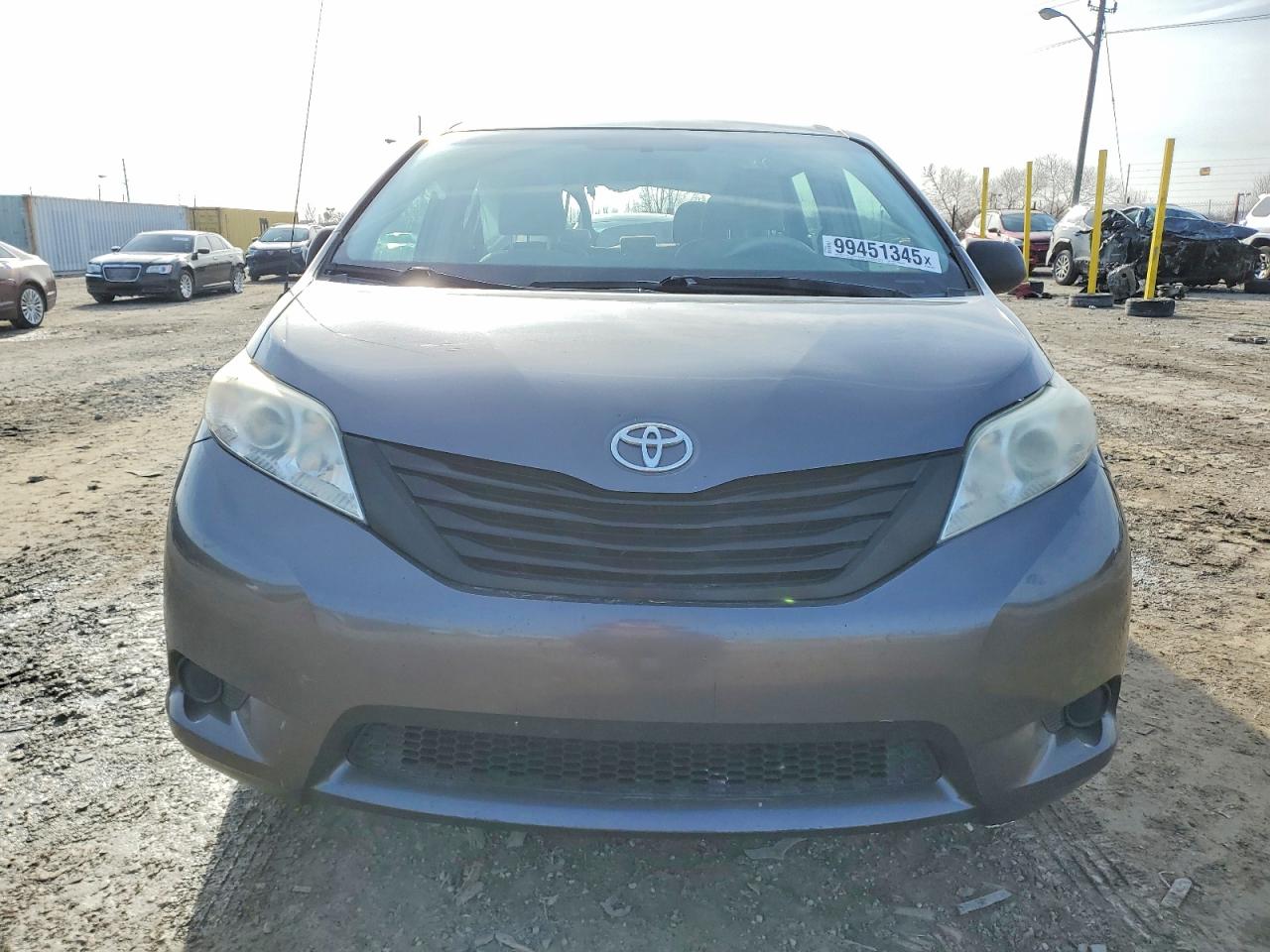 2013 TOYOTA SIENNA photo 5