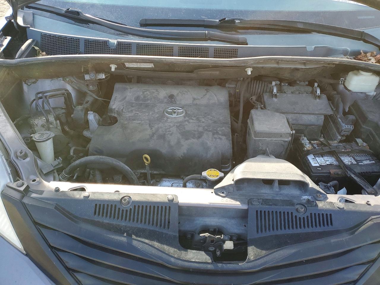 2013 TOYOTA SIENNA photo 12
