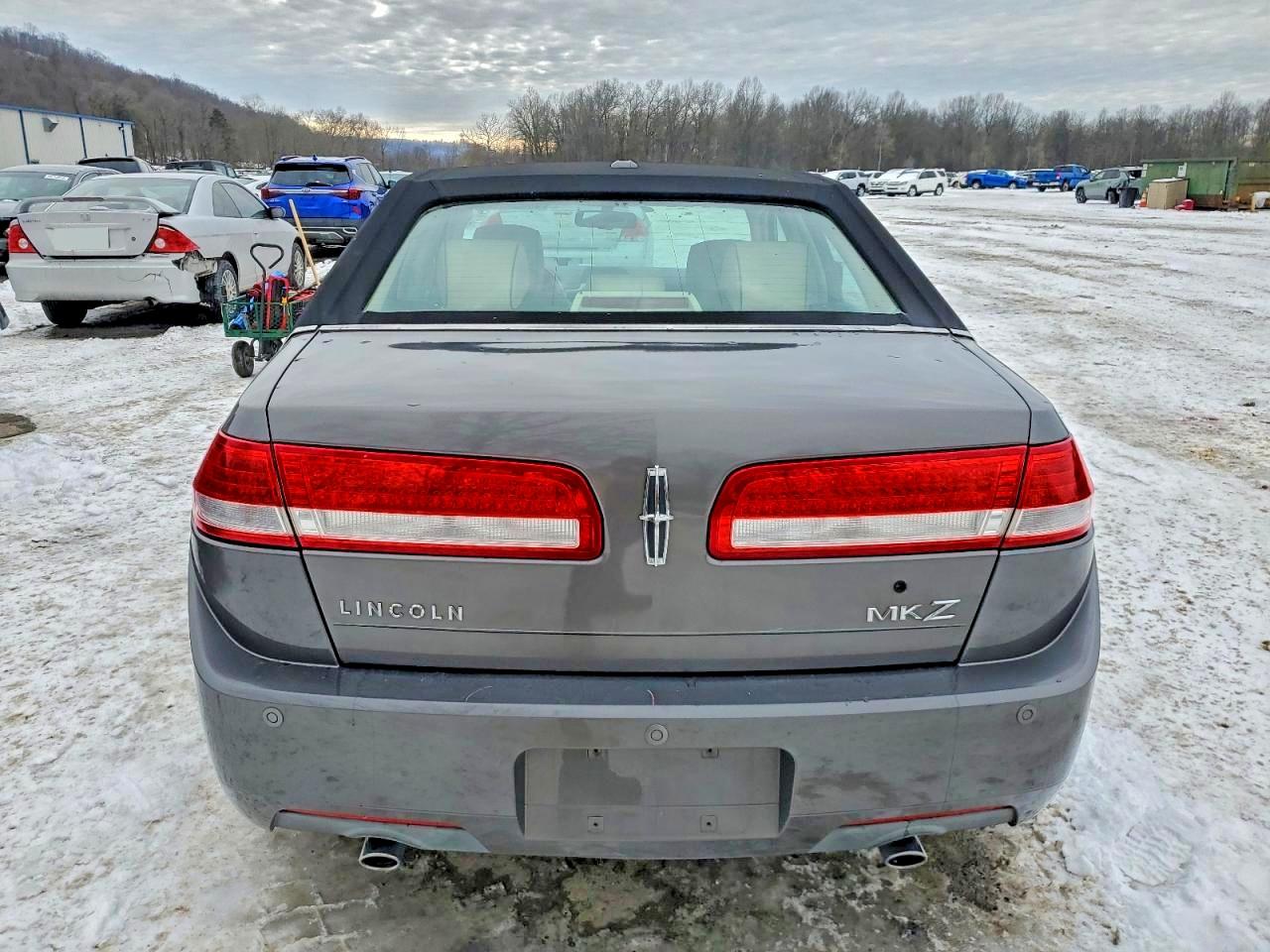 2011 LINCOLN MKZ photo 6