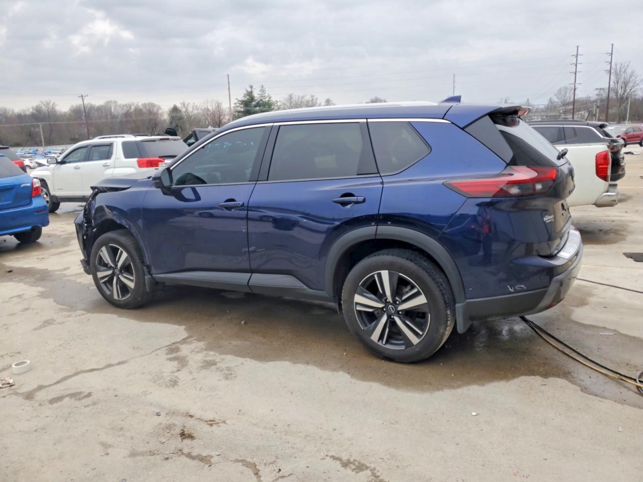2025 NISSAN ROGUE SL photo 4