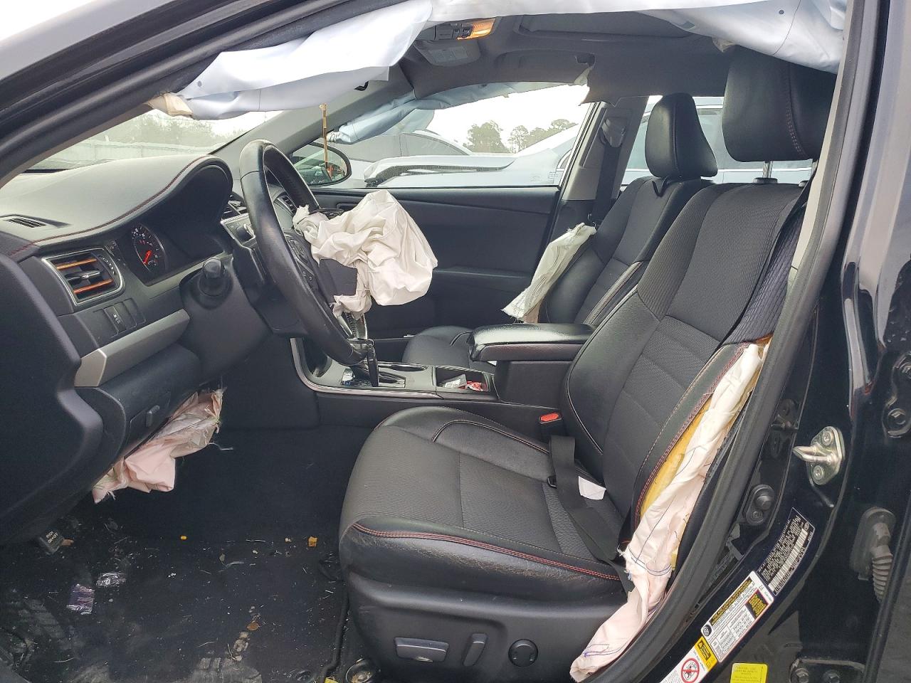 2017 TOYOTA CAMRY LE photo 7