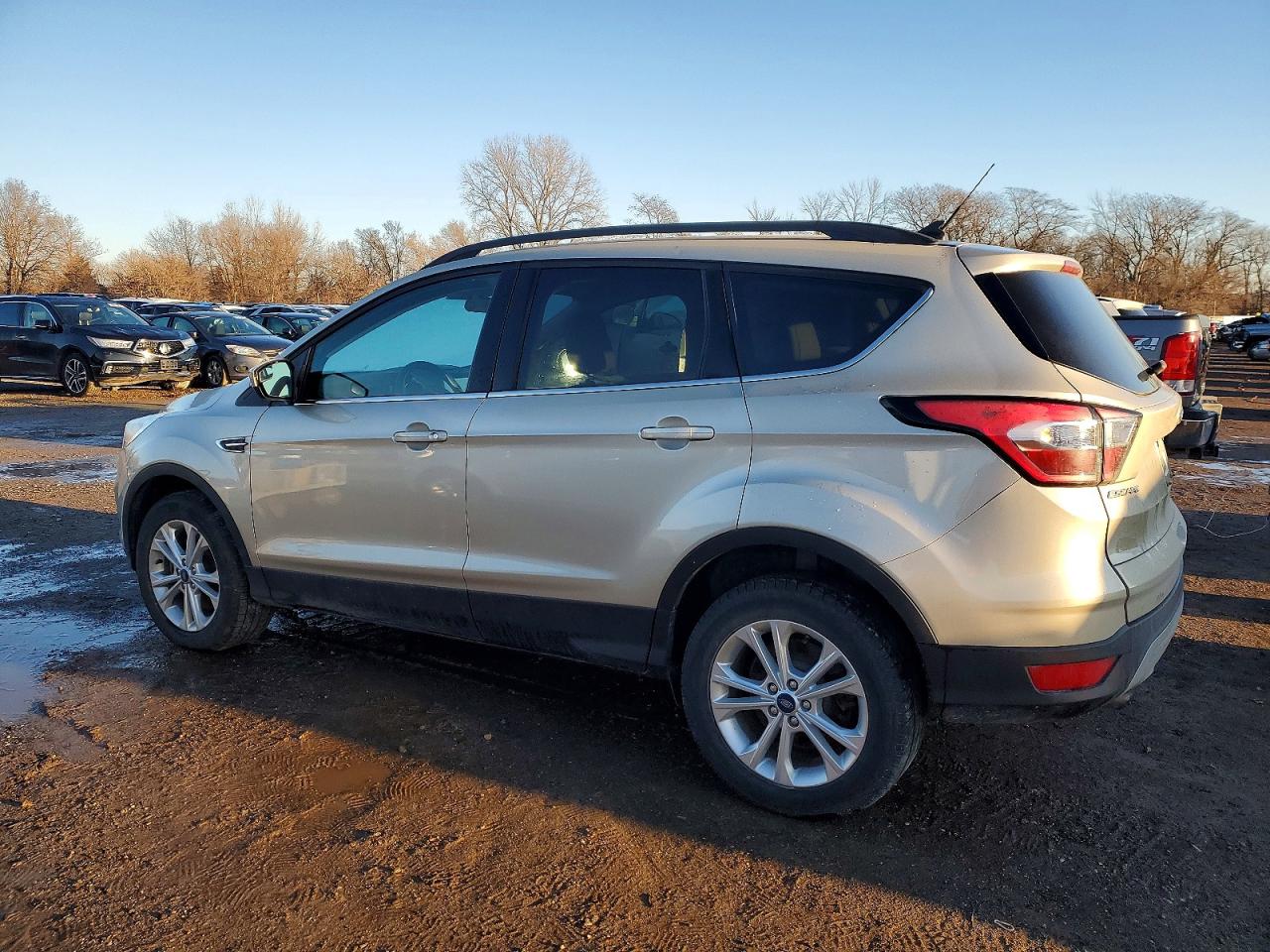 2018 FORD ESCAPE SE photo 2