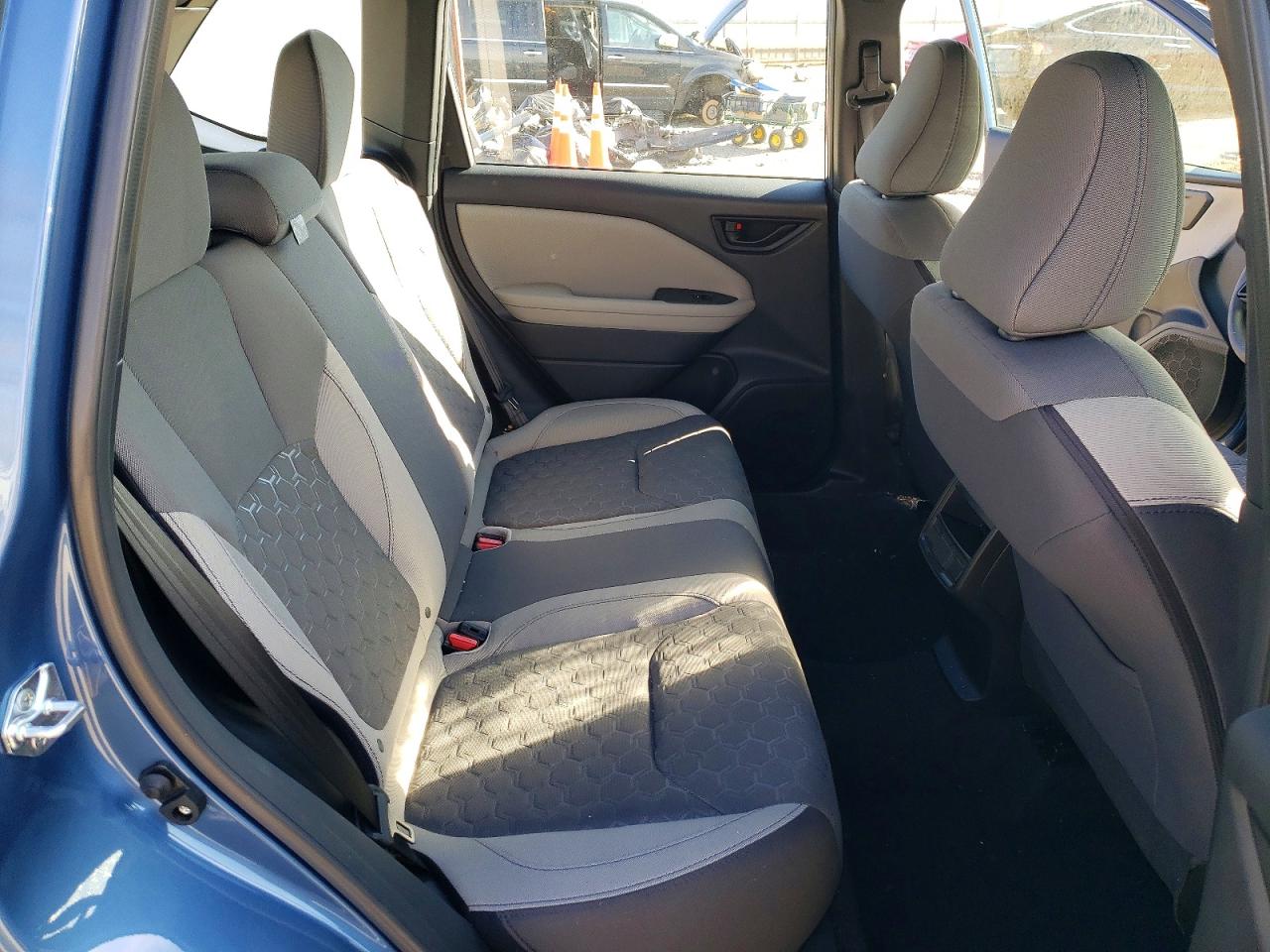 2025 SUBARU FORESTER photo 21