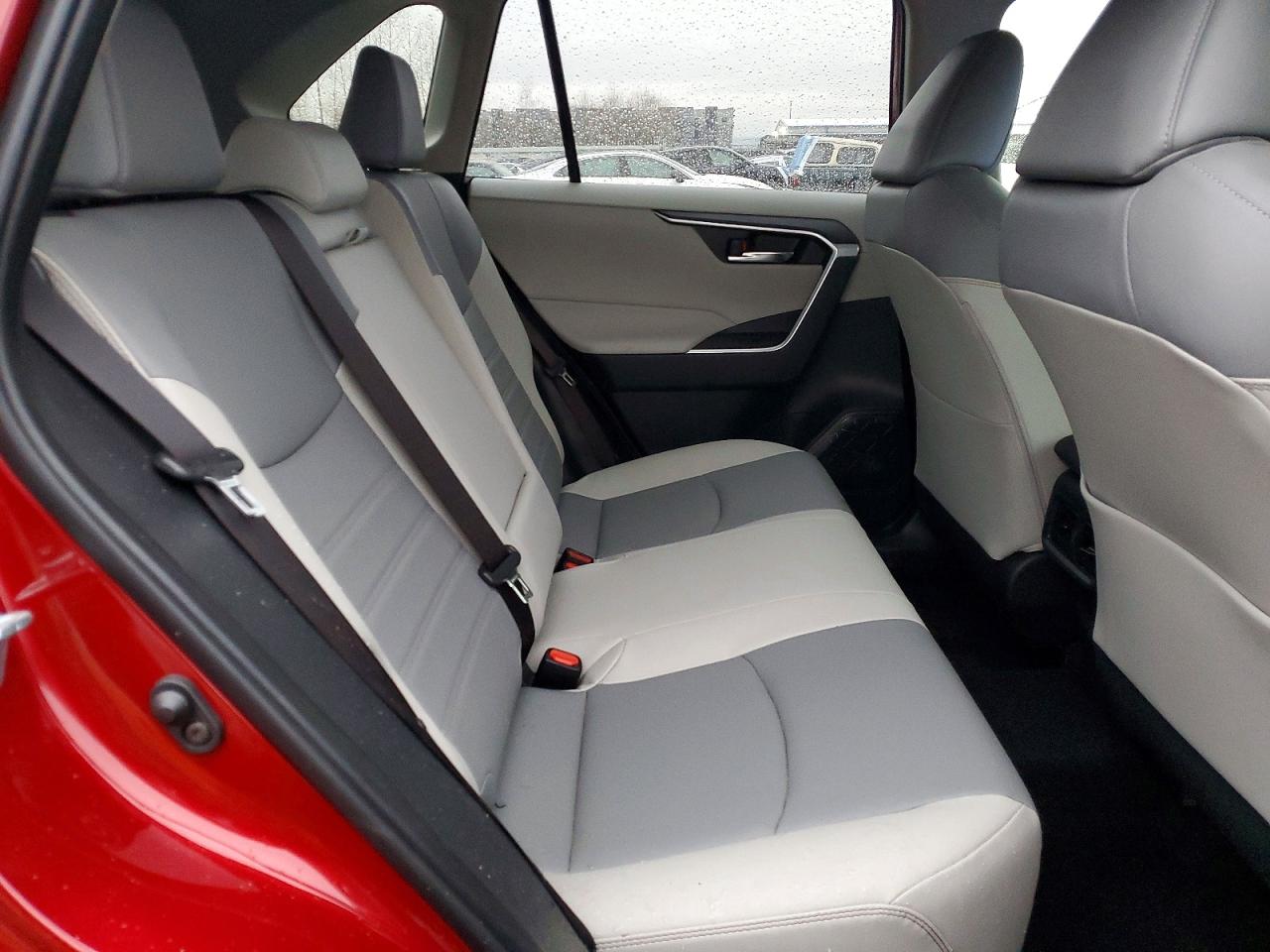 2025 TOYOTA RAV4 XLE PREMIUM photo 11