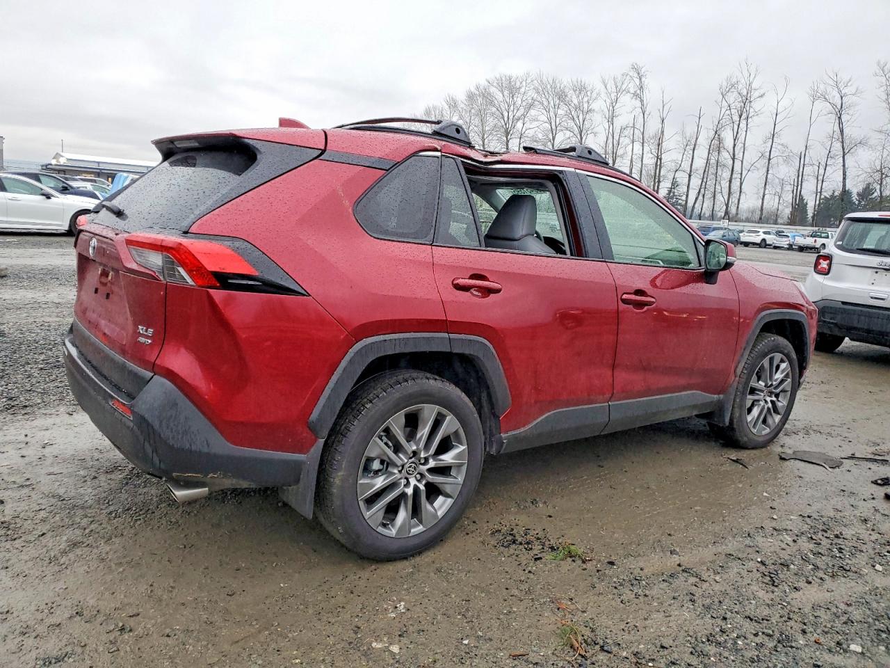2025 TOYOTA RAV4 XLE PREMIUM photo 3