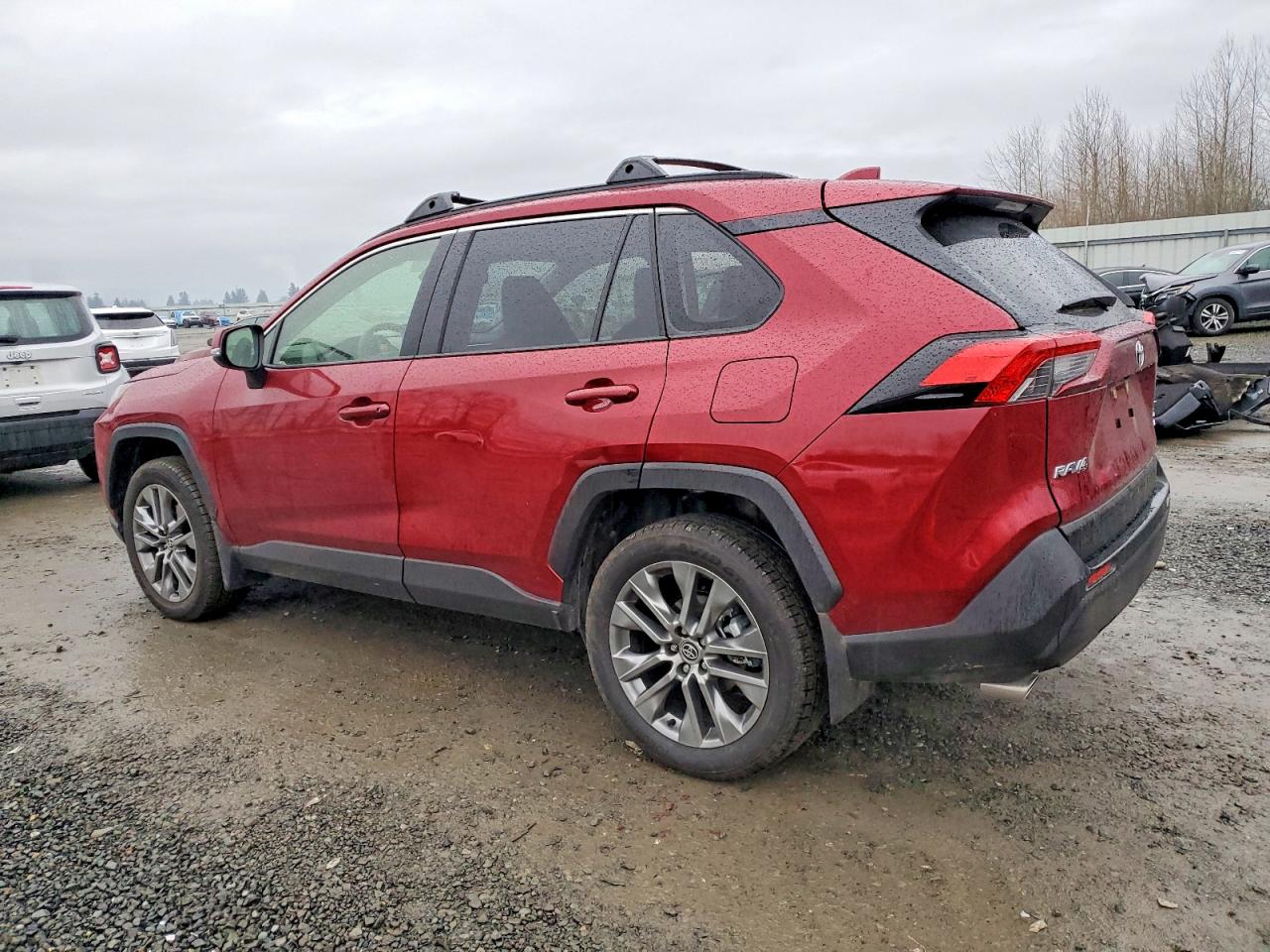 2025 TOYOTA RAV4 XLE PREMIUM photo 2