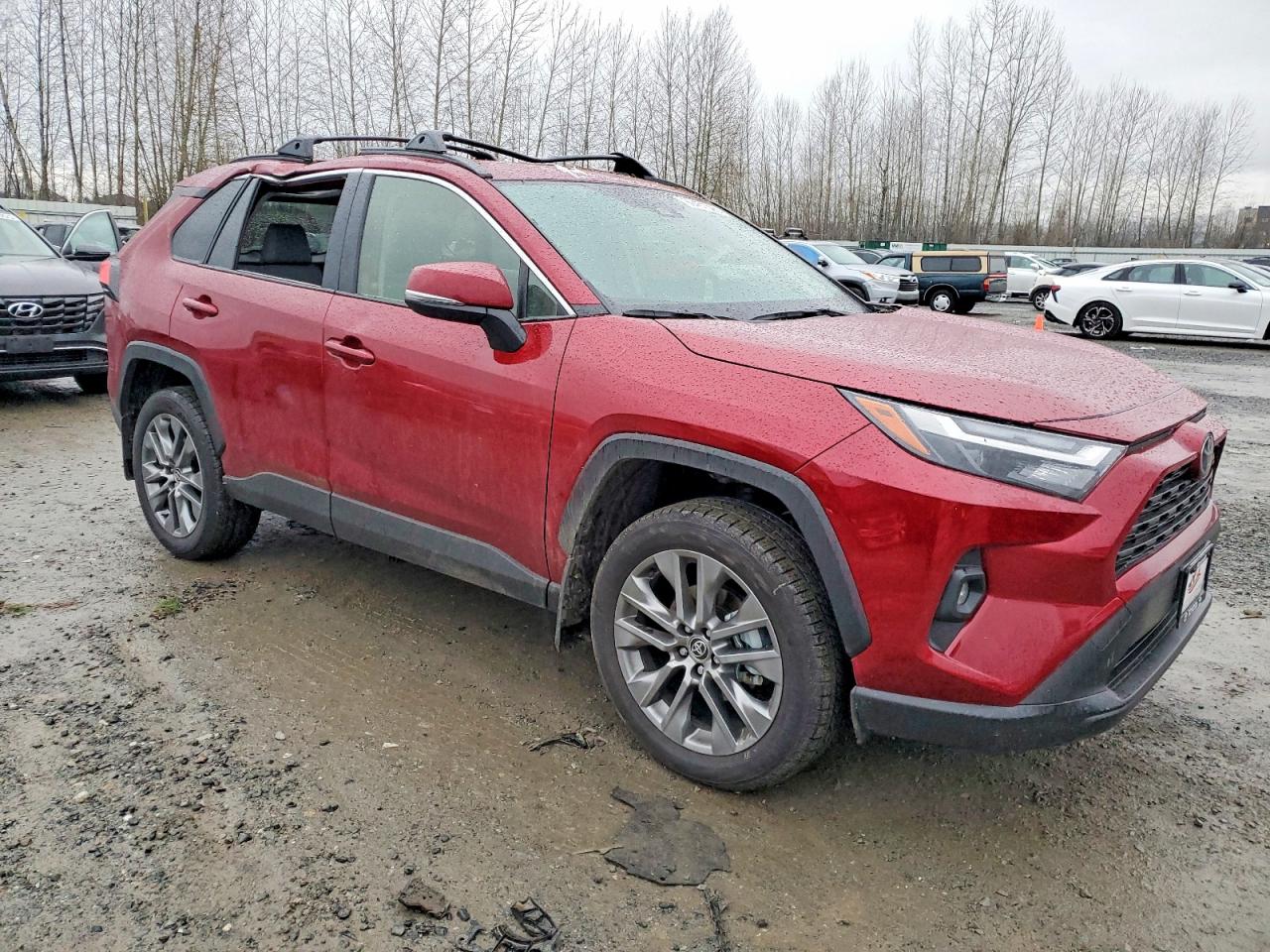 2025 TOYOTA RAV4 XLE PREMIUM photo 4