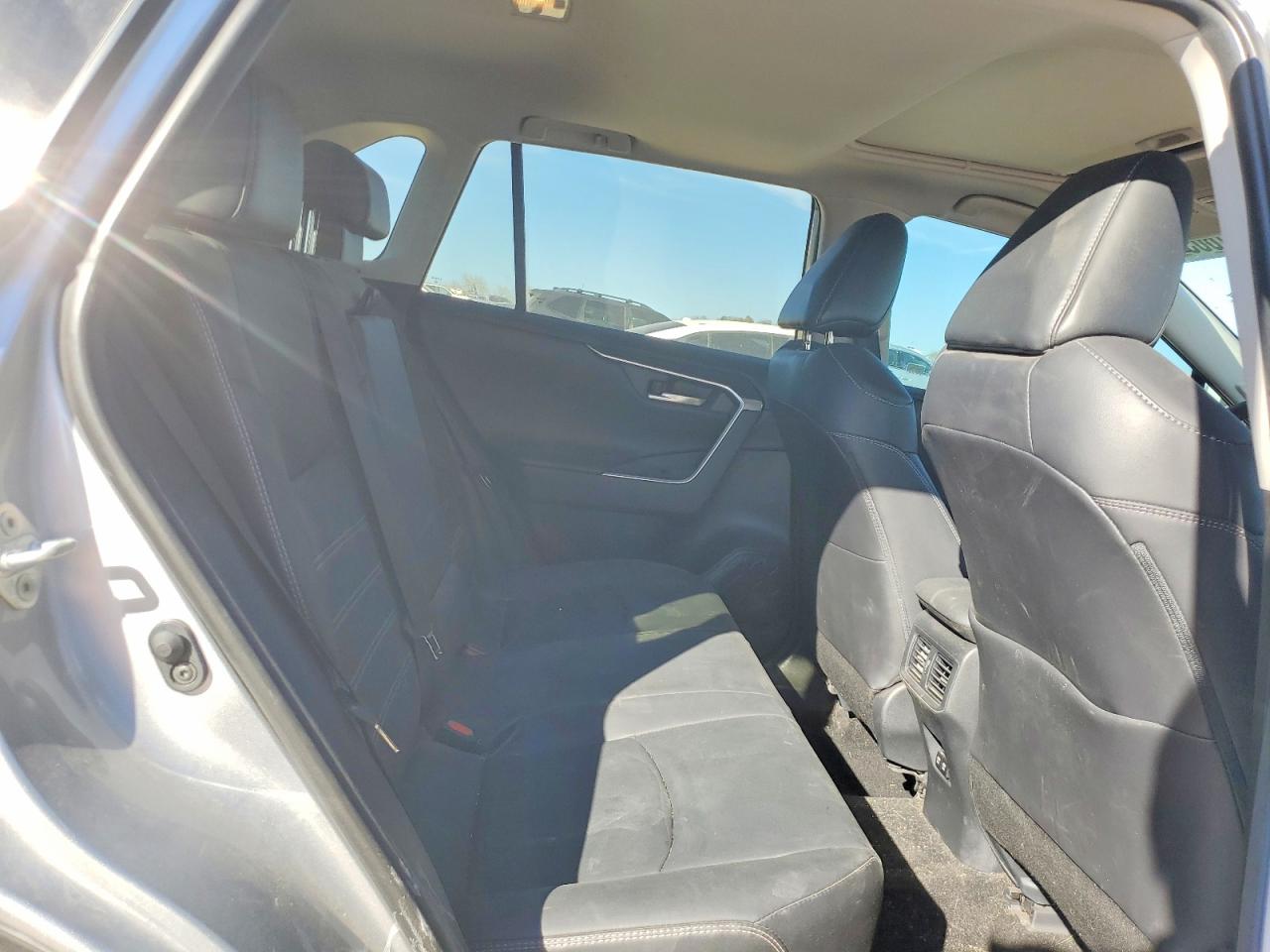 2019 TOYOTA RAV4 LIMITED photo 10