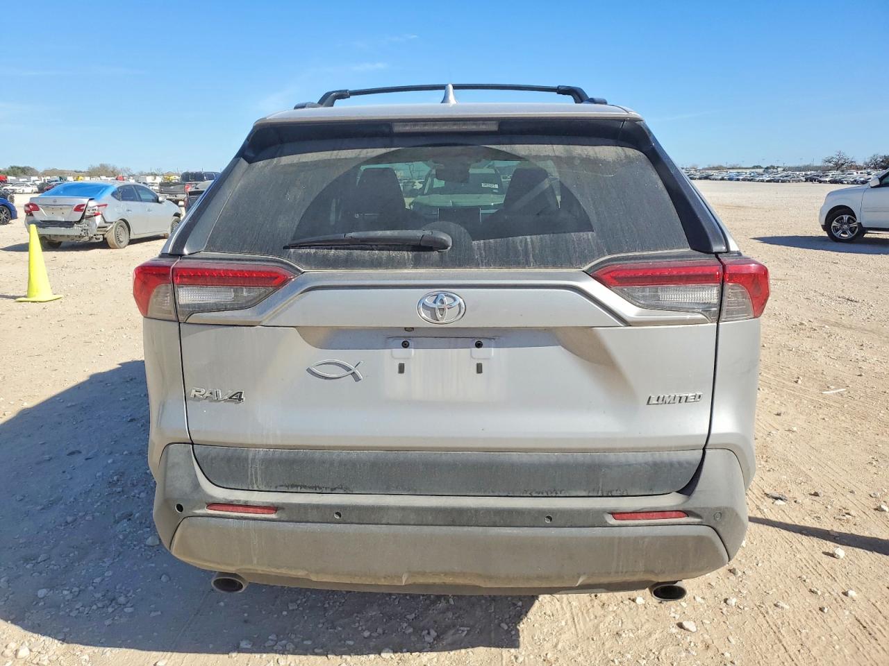 2019 TOYOTA RAV4 LIMITED photo 6